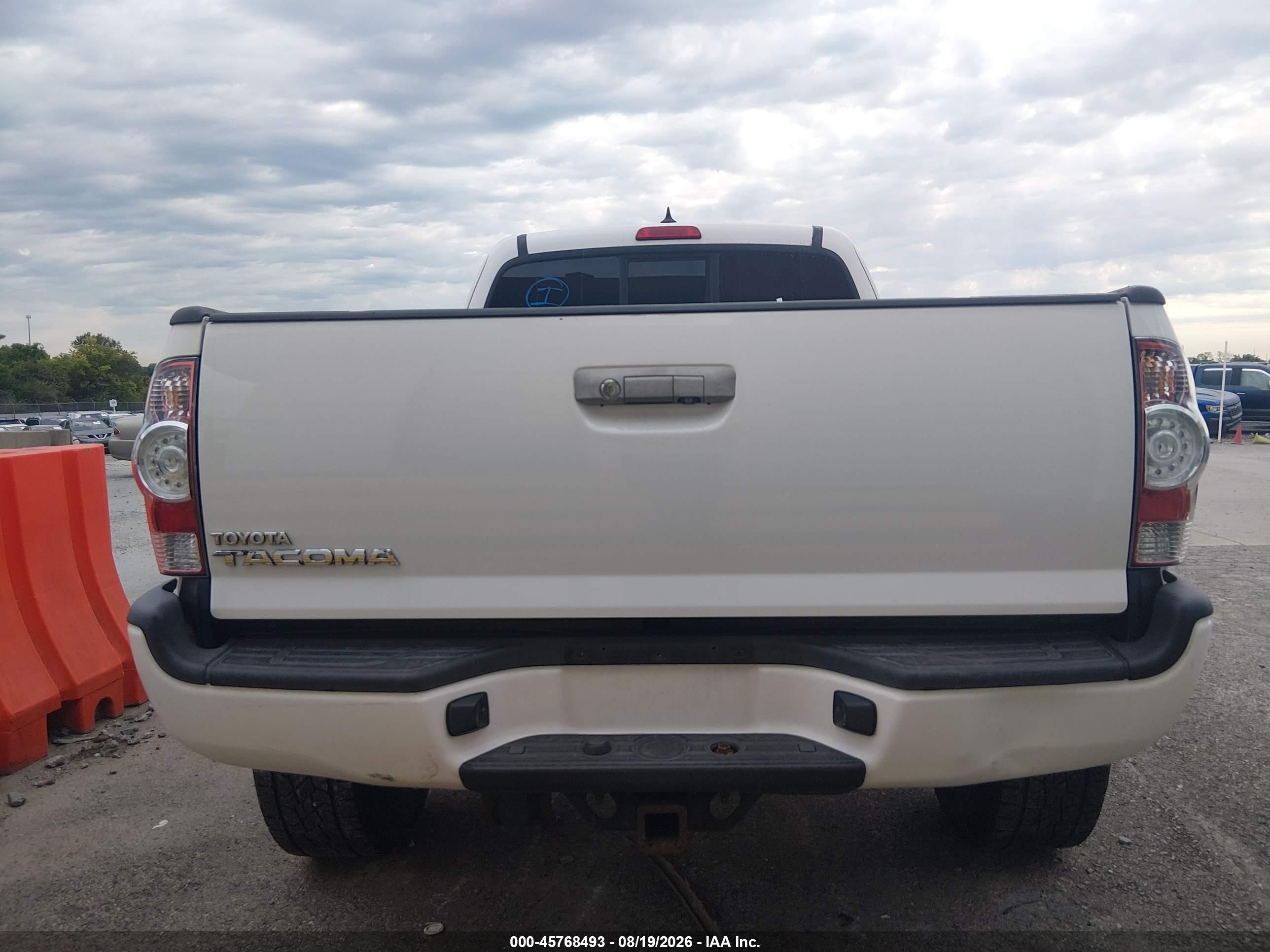 2012 Toyota Tacoma   White vin: 5TFUU4EN2CX037497