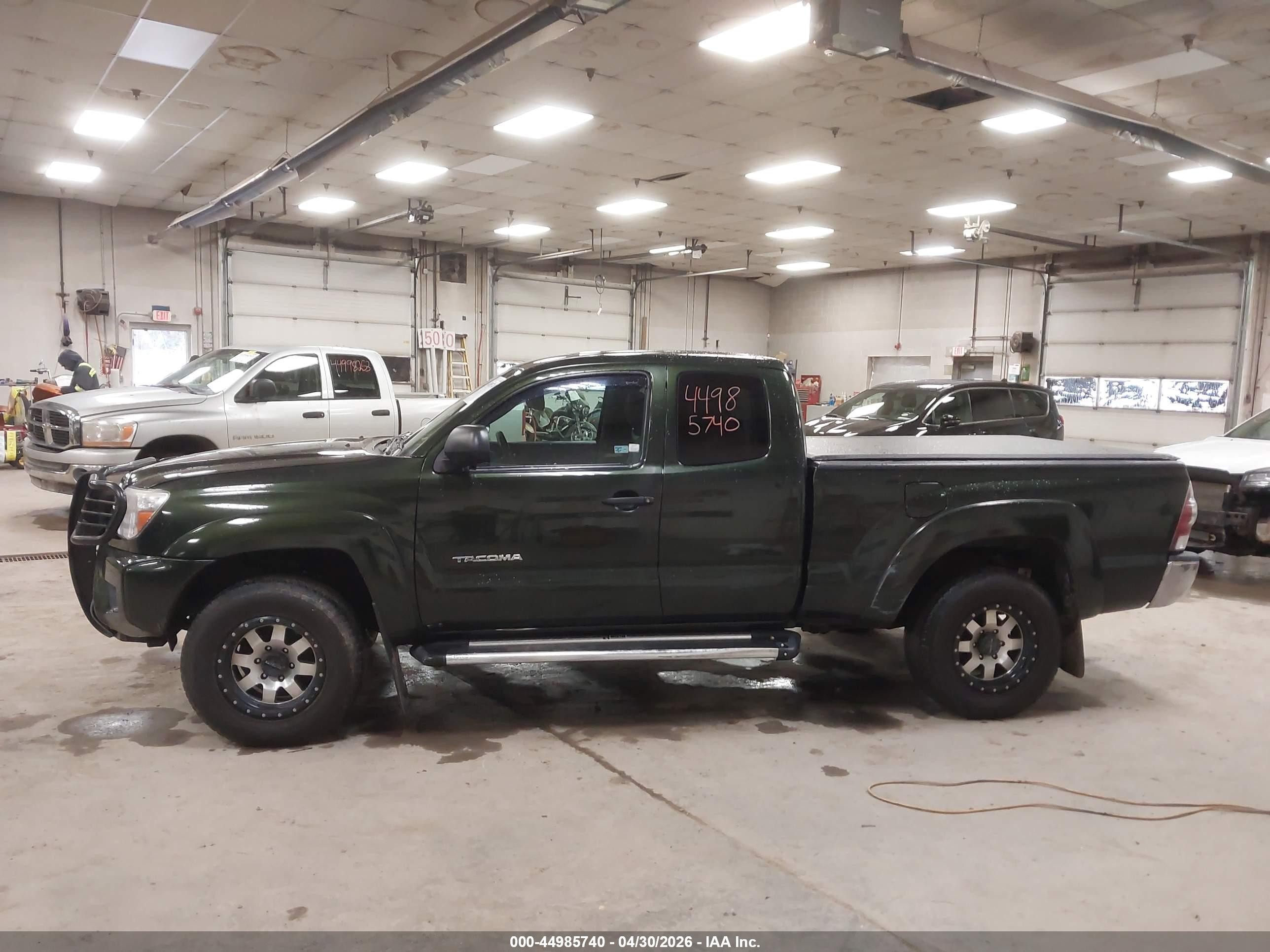 2013 Toyota Tacoma Base V6 Green vin: 5TFUU4EN2DX057895