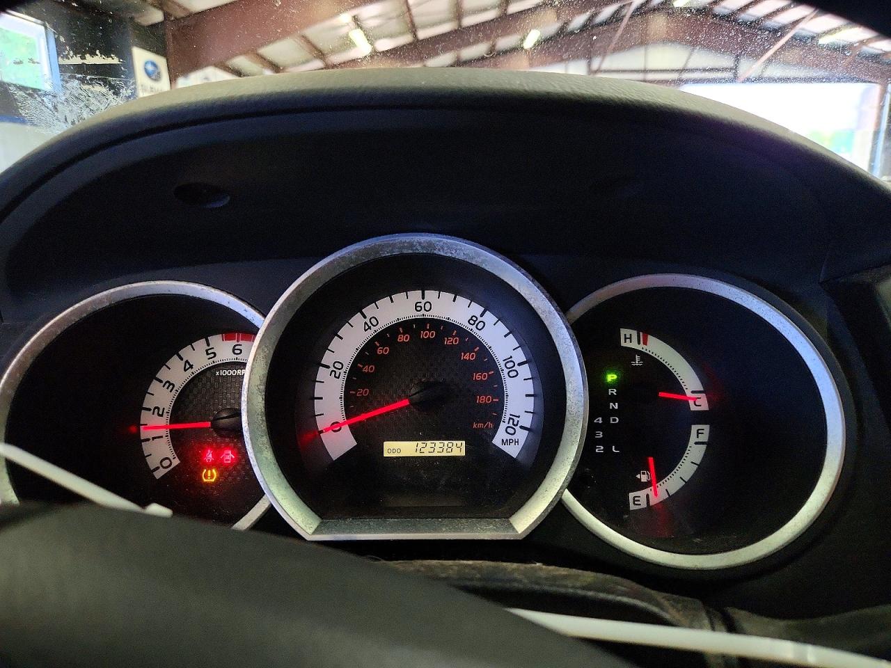 2013 Toyota Tacoma V6 Silver vin: 5TFUU4EN2DX082408