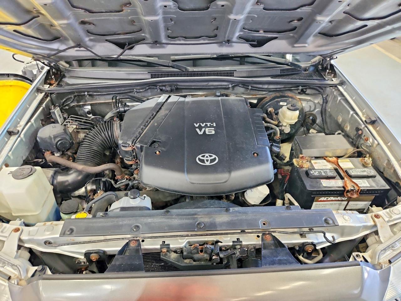 2013 Toyota Tacoma V6 Silver vin: 5TFUU4EN2DX082408