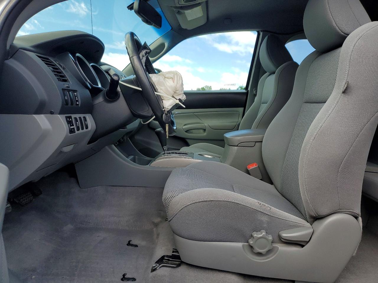 2011 Toyota Tacoma Access Cab Silver vin: 5TFUU4EN3BX014292