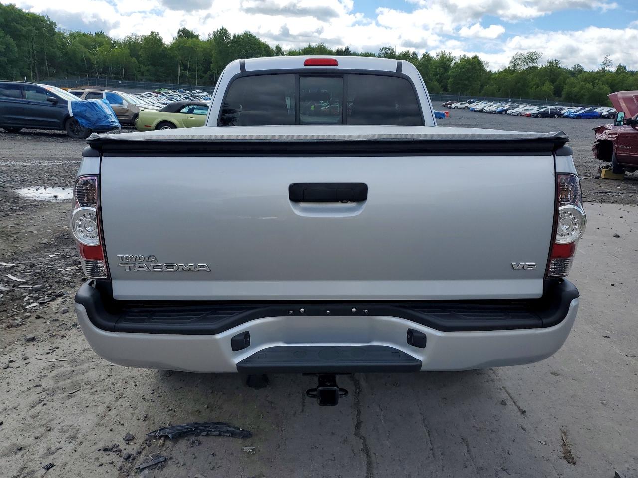 2011 Toyota Tacoma Access Cab Silver vin: 5TFUU4EN3BX014292
