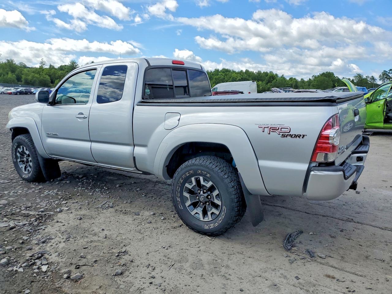 2011 Toyota Tacoma Access Cab Silver vin: 5TFUU4EN3BX014292