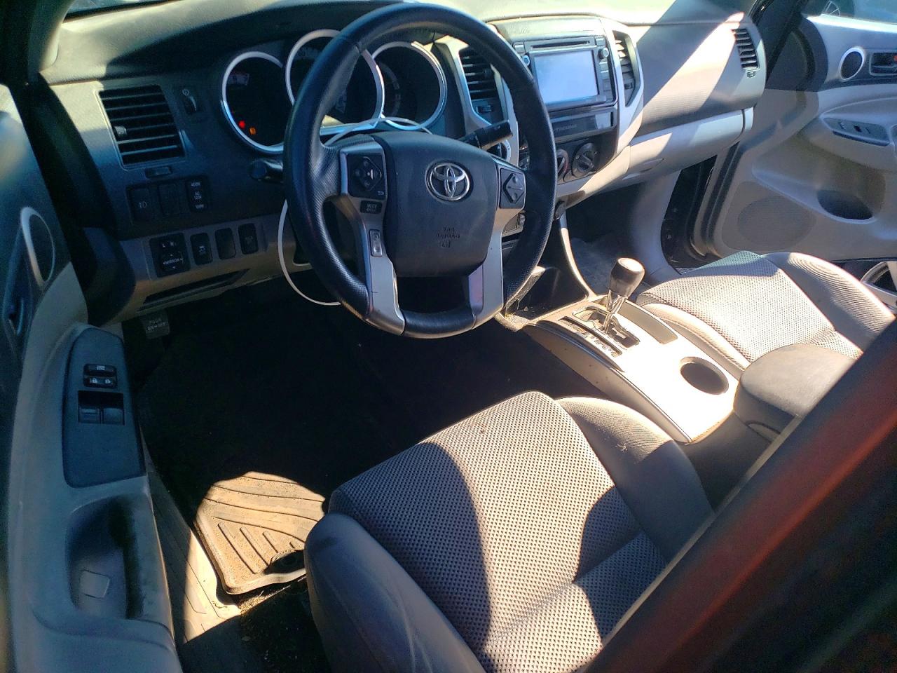 2015 Toyota Tacoma V6 Черный vin: 5TFUU4EN3FX132879