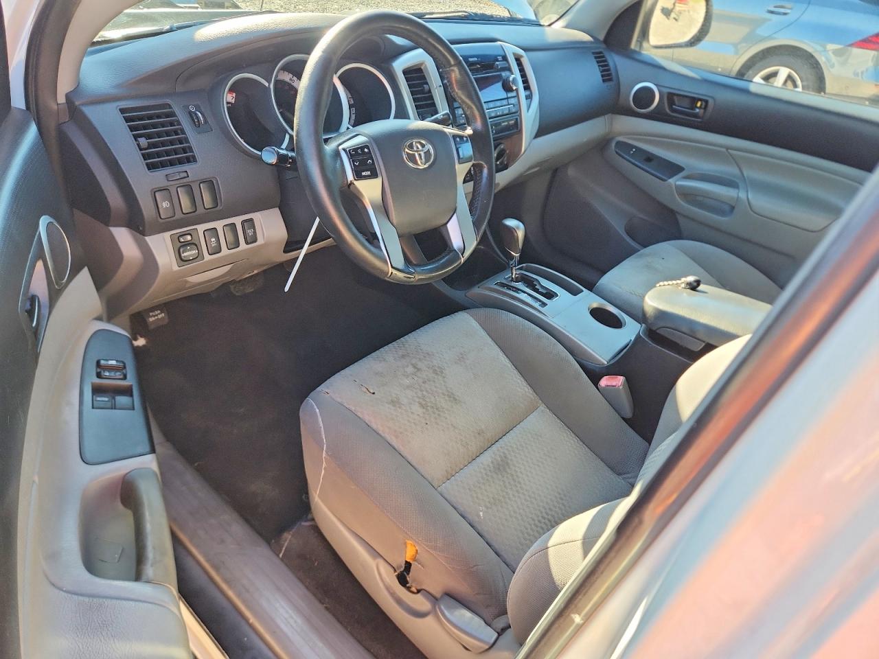 2012 Toyota Tacoma V6 White vin: 5TFUU4EN4CX038571
