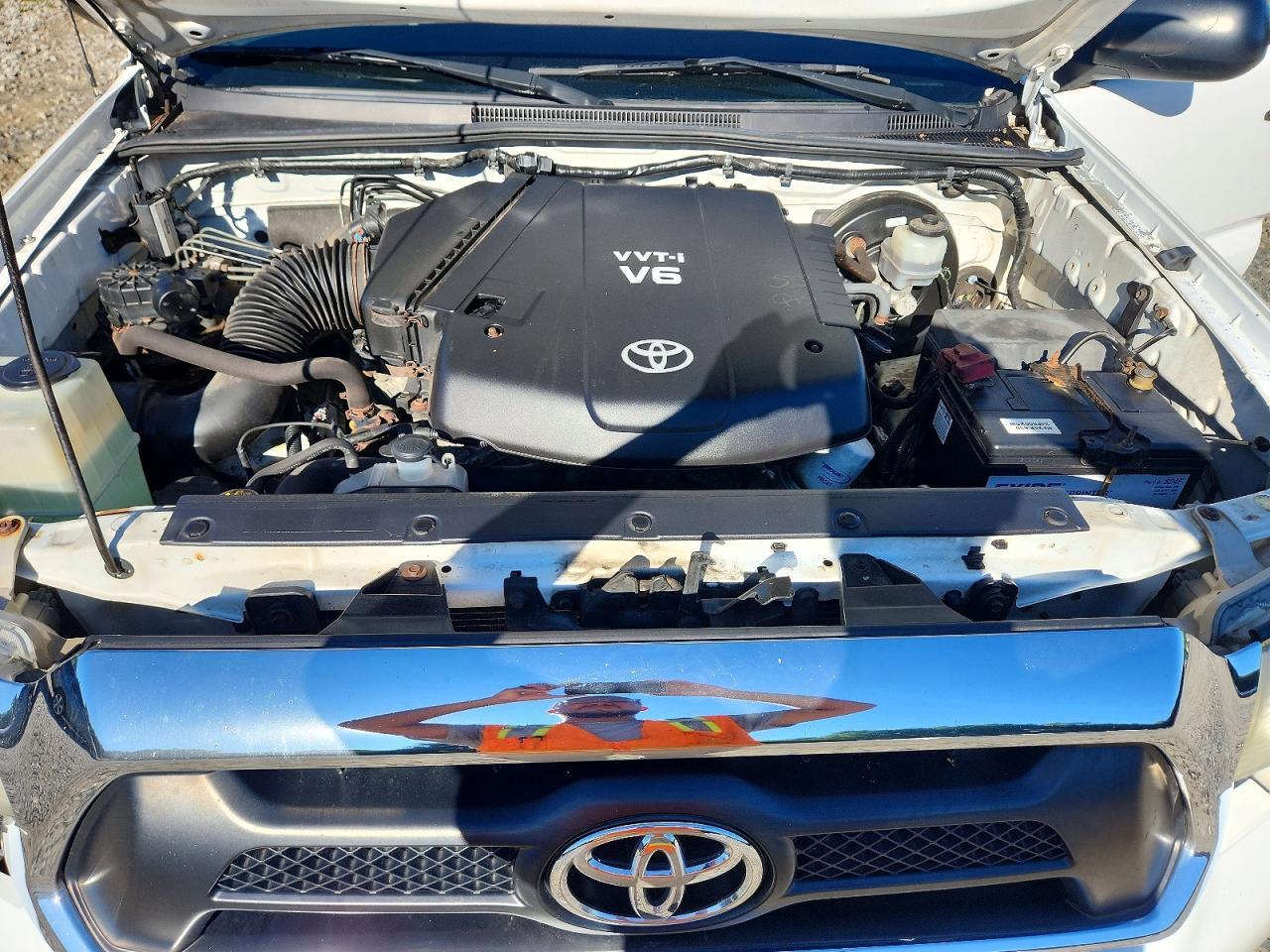2012 Toyota Tacoma V6 White vin: 5TFUU4EN4CX038571