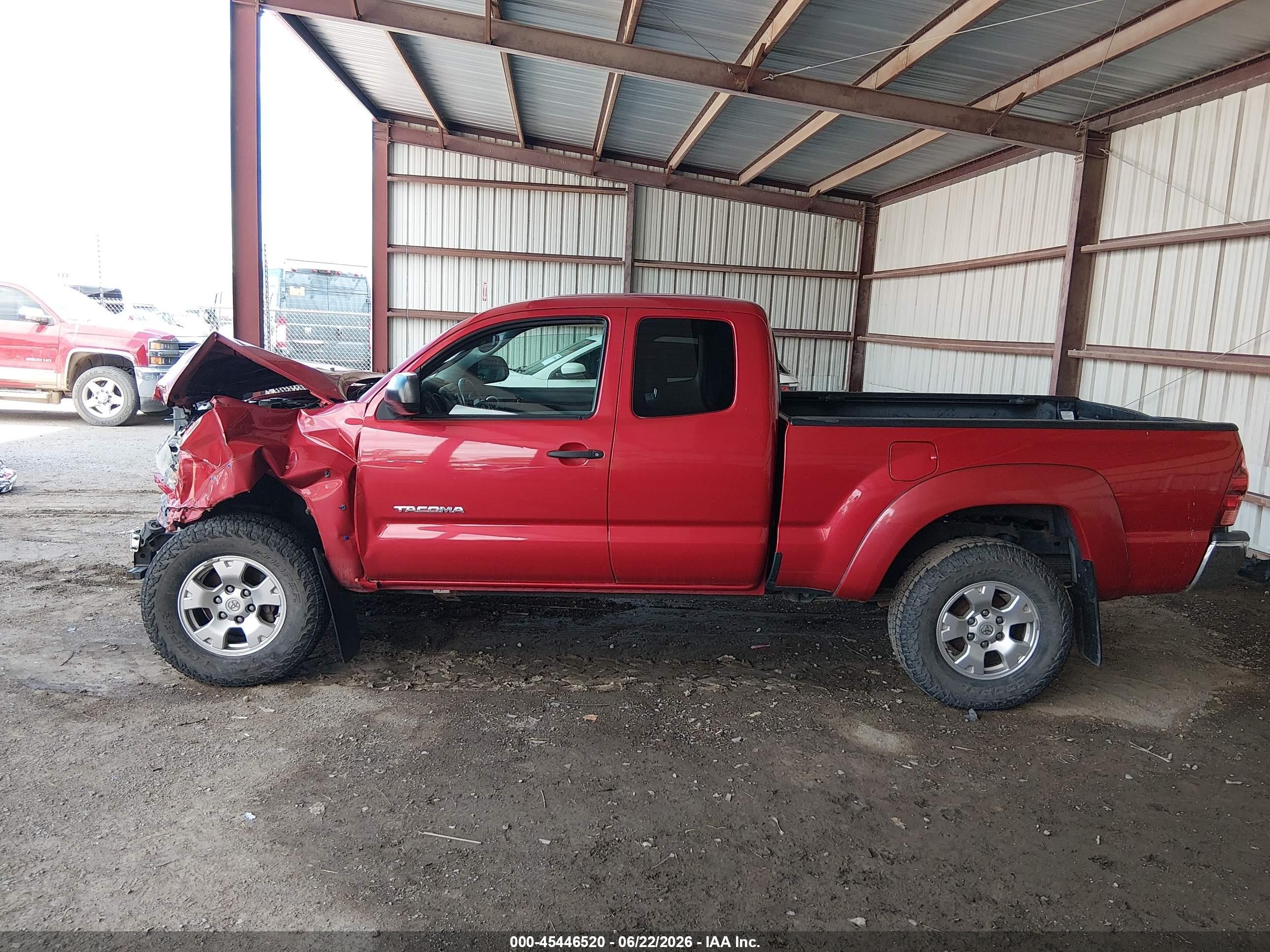 2013 Toyota Tacoma Base V6 Красный vin: 5TFUU4EN5DX075968