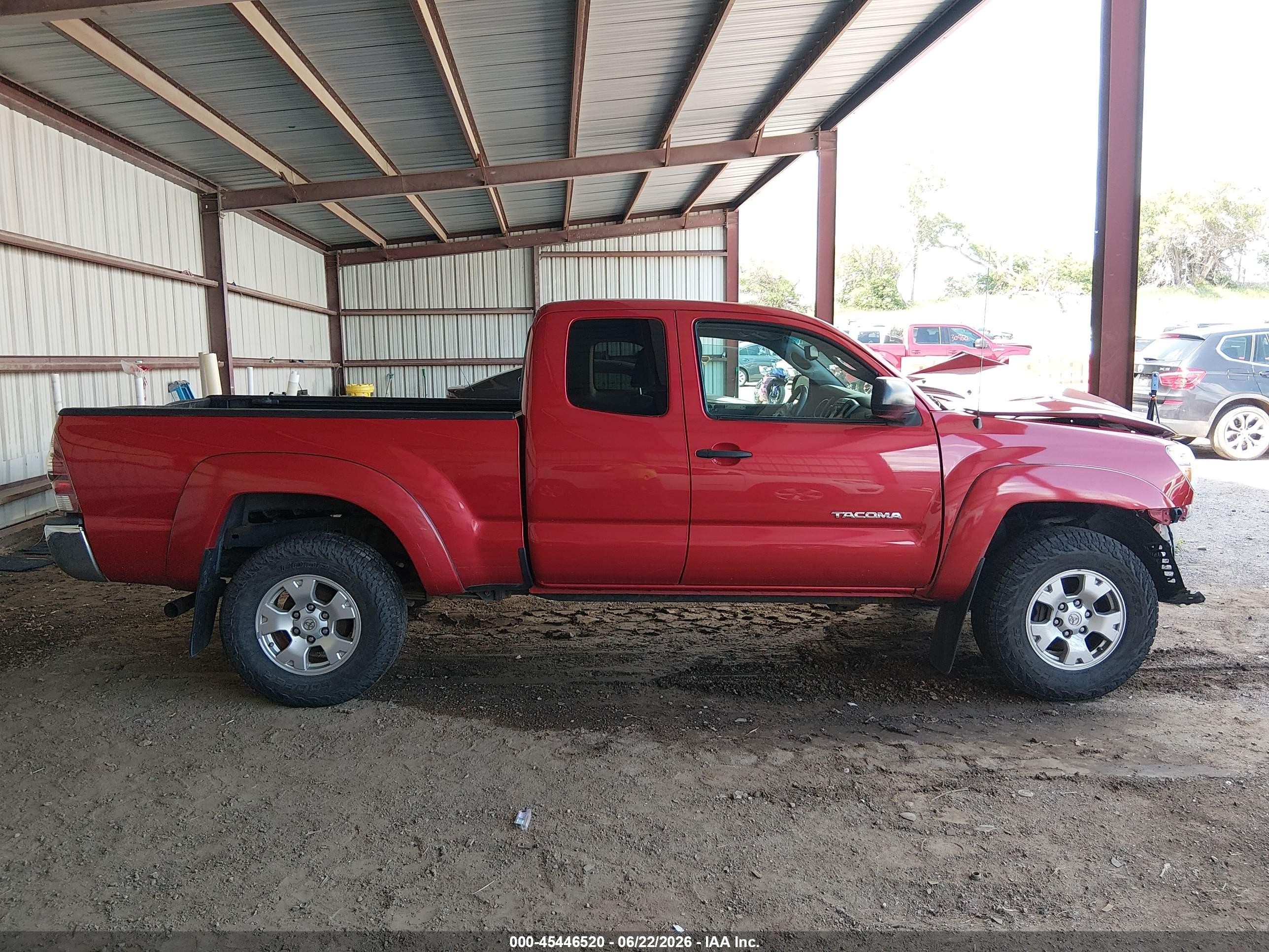 2013 Toyota Tacoma Base V6 Красный vin: 5TFUU4EN5DX075968