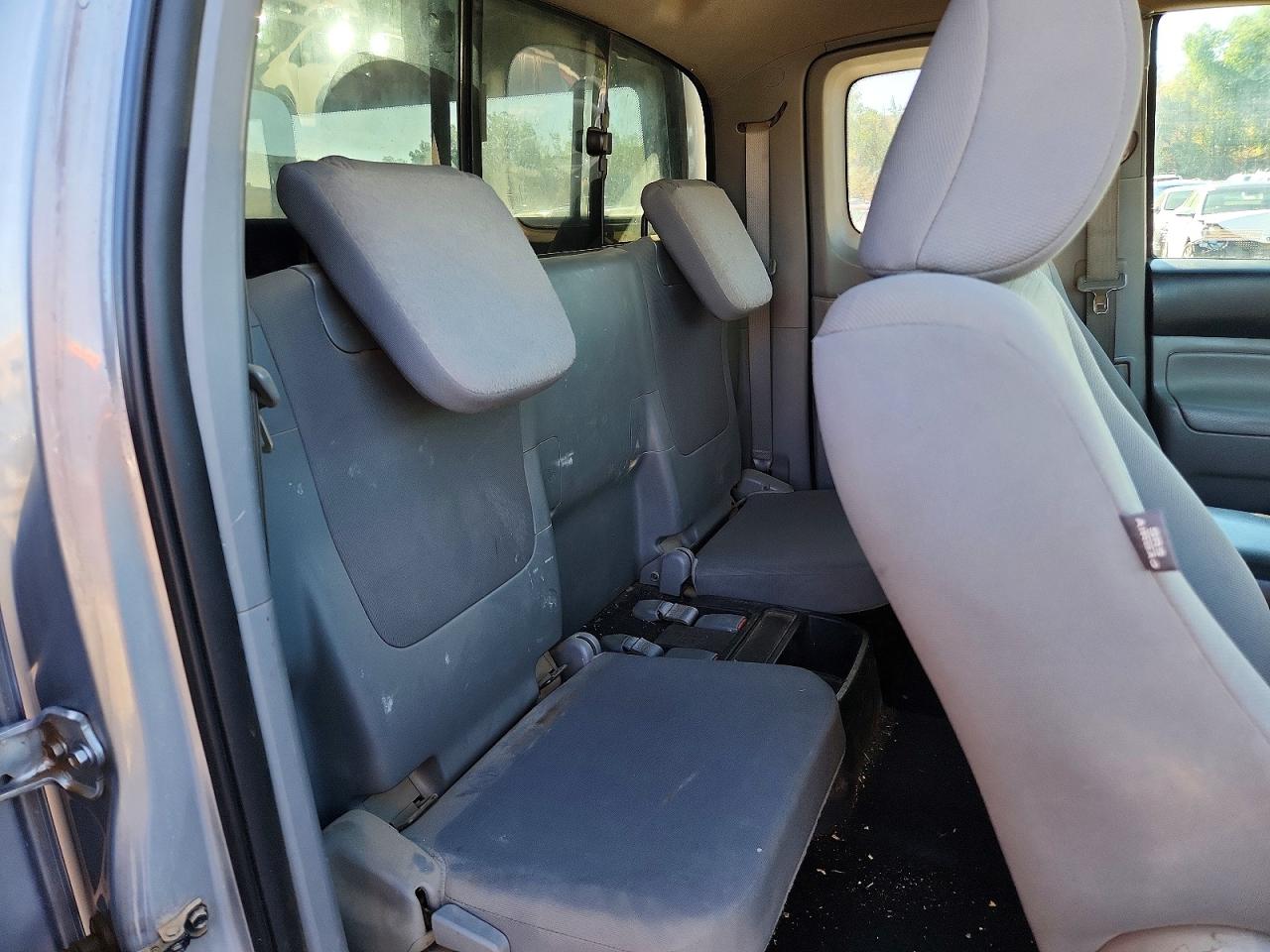 2014 Toyota Tacoma V6 Silver vin: 5TFUU4EN5EX084753