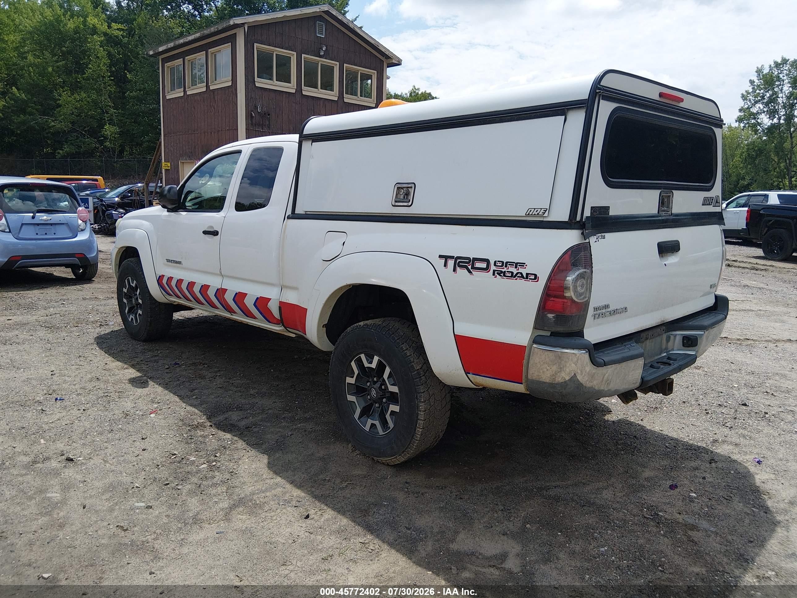 2014 Toyota Tacoma Base V6 White vin: 5TFUU4EN5EX104273