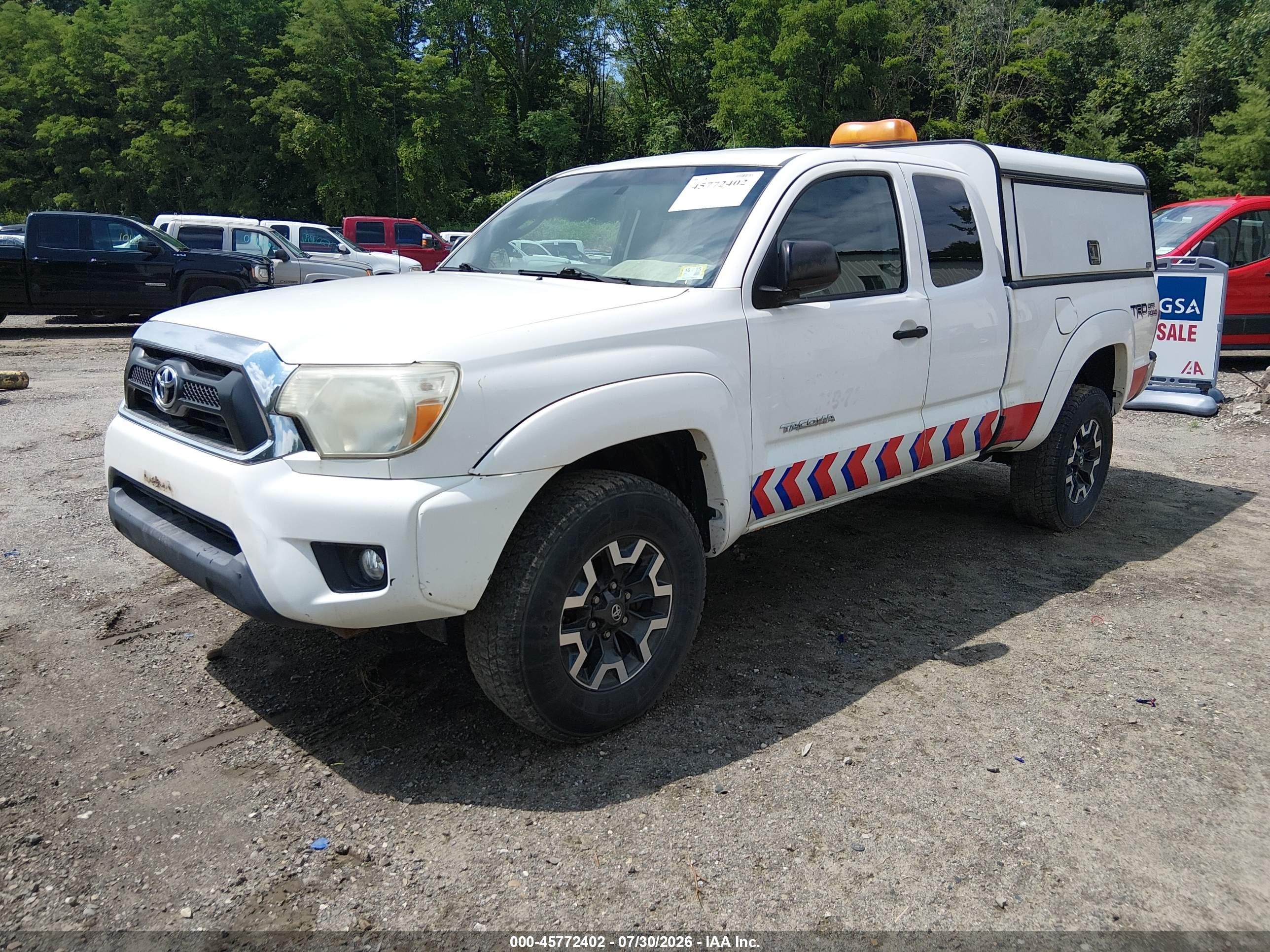 2014 Toyota Tacoma Base V6 White vin: 5TFUU4EN5EX104273