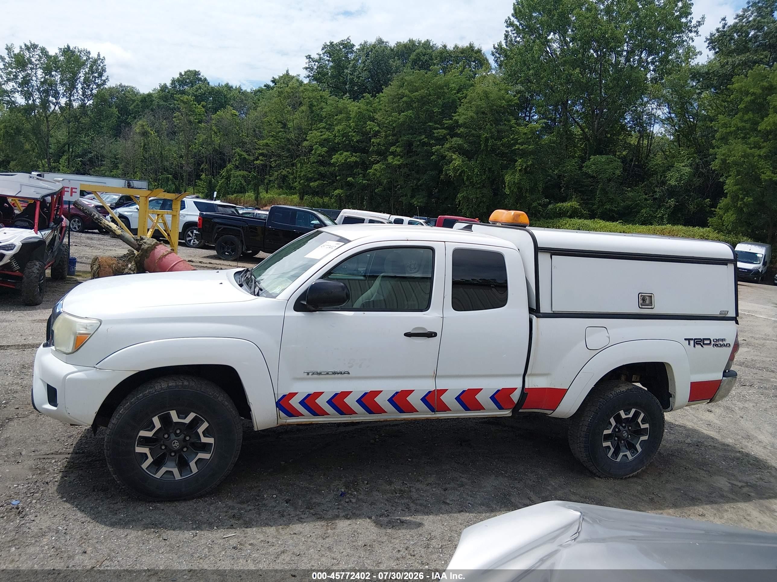 2014 Toyota Tacoma Base V6 White vin: 5TFUU4EN5EX104273