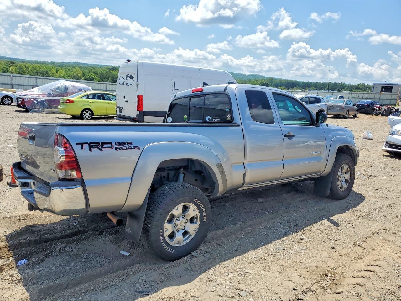 2014 Toyota Tacoma V6 Silver vin: 5TFUU4EN5EX105827