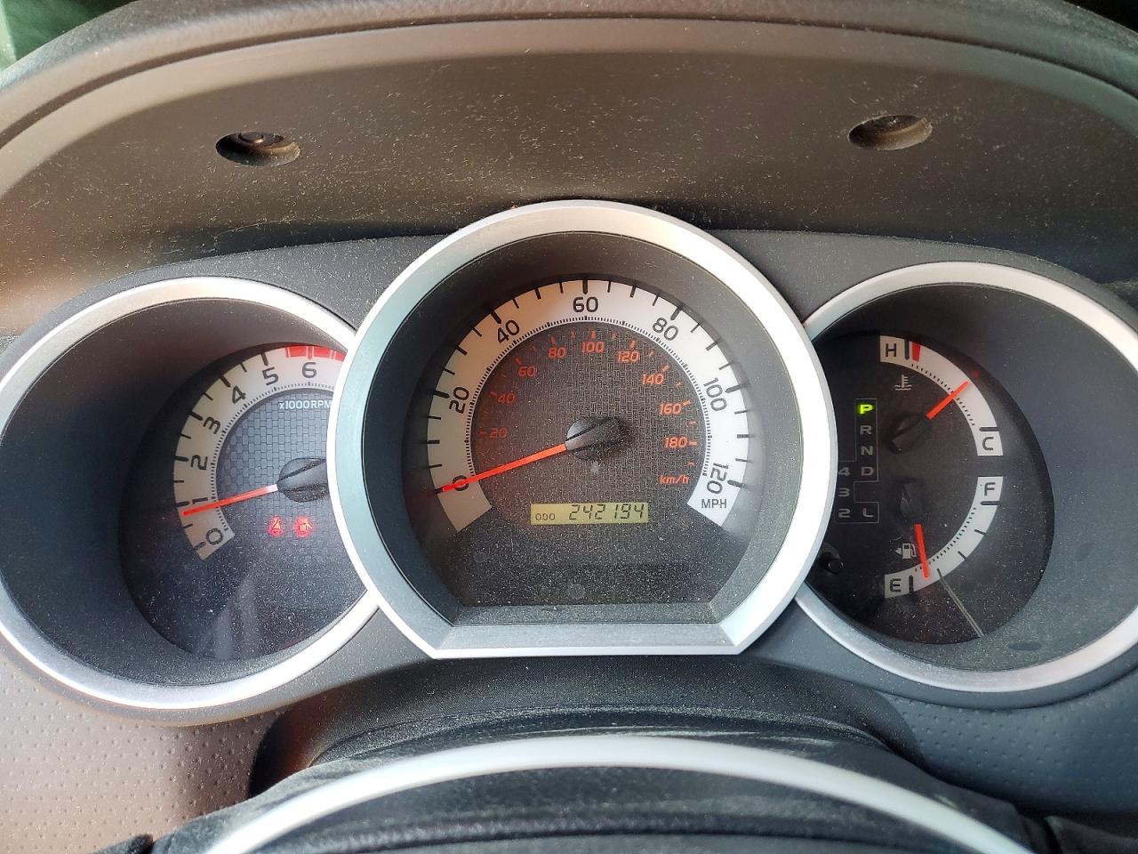 2014 Toyota Tacoma V6 Silver vin: 5TFUU4EN5EX105827