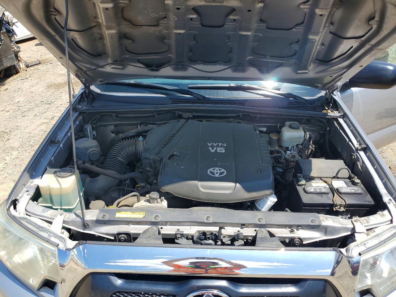2014 Toyota Tacoma V6 Silver vin: 5TFUU4EN5EX105827