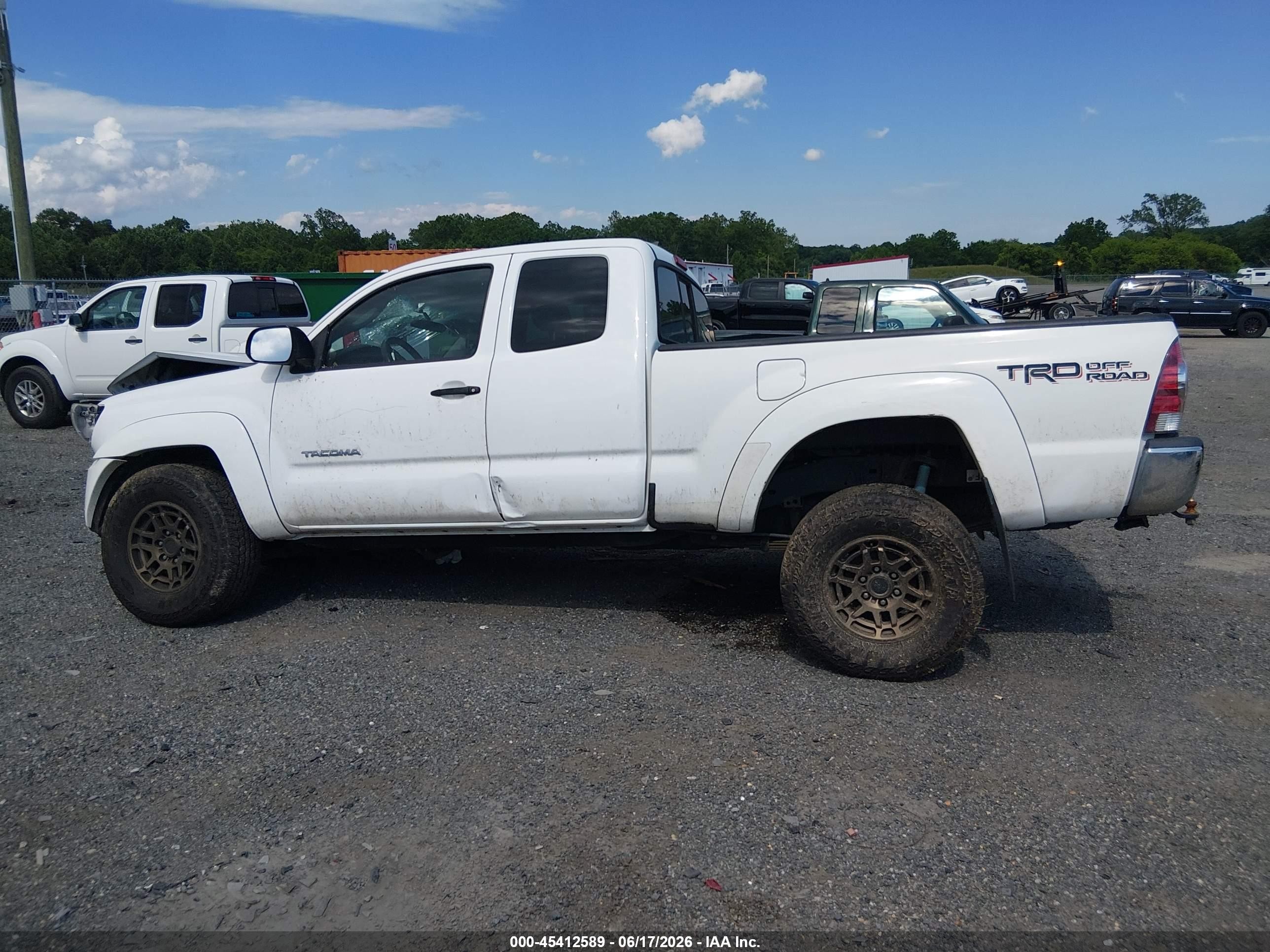 2015 Toyota Tacoma Base V6 White vin: 5TFUU4EN5FX126677