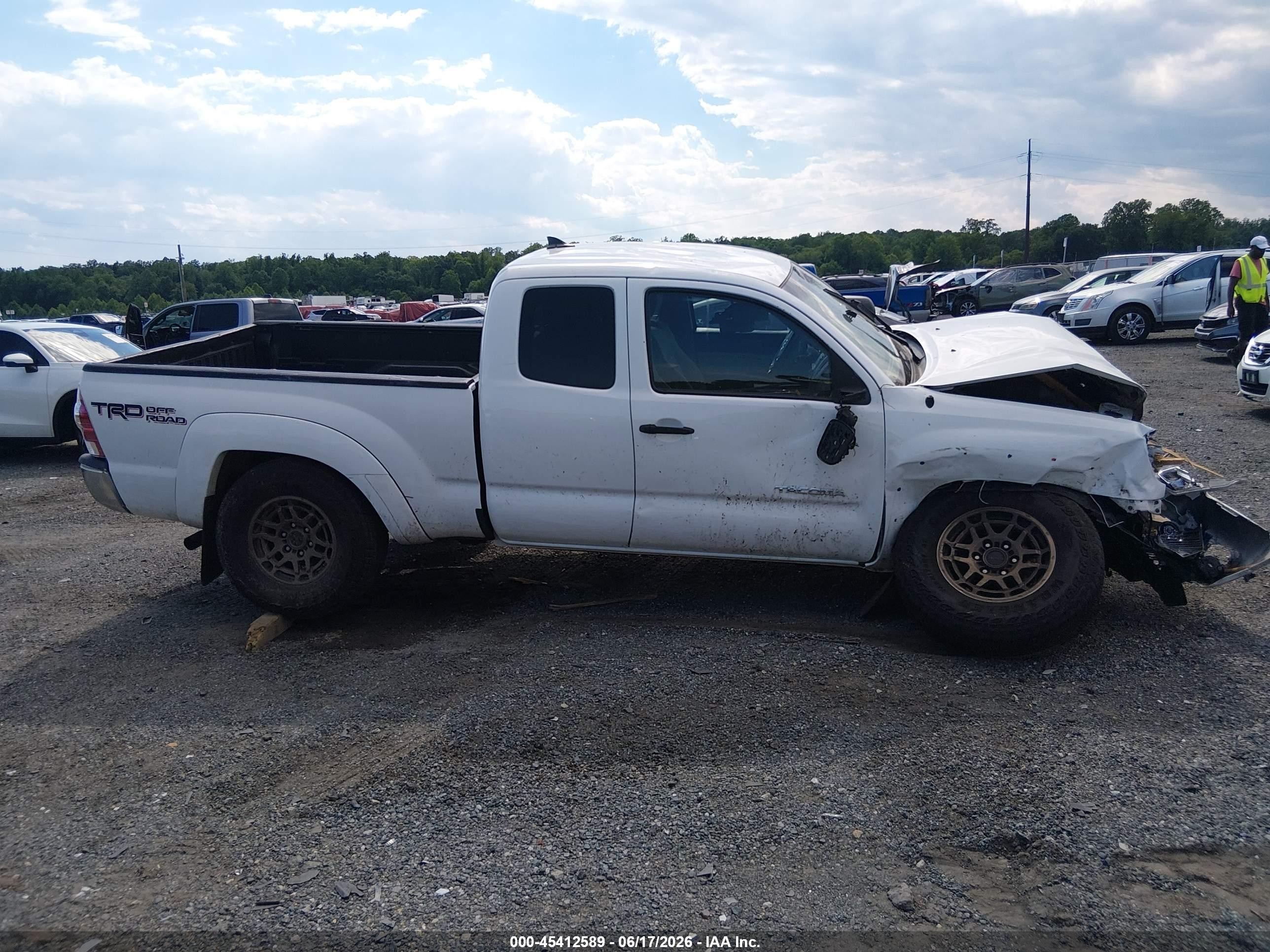 2015 Toyota Tacoma Base V6 White vin: 5TFUU4EN5FX126677