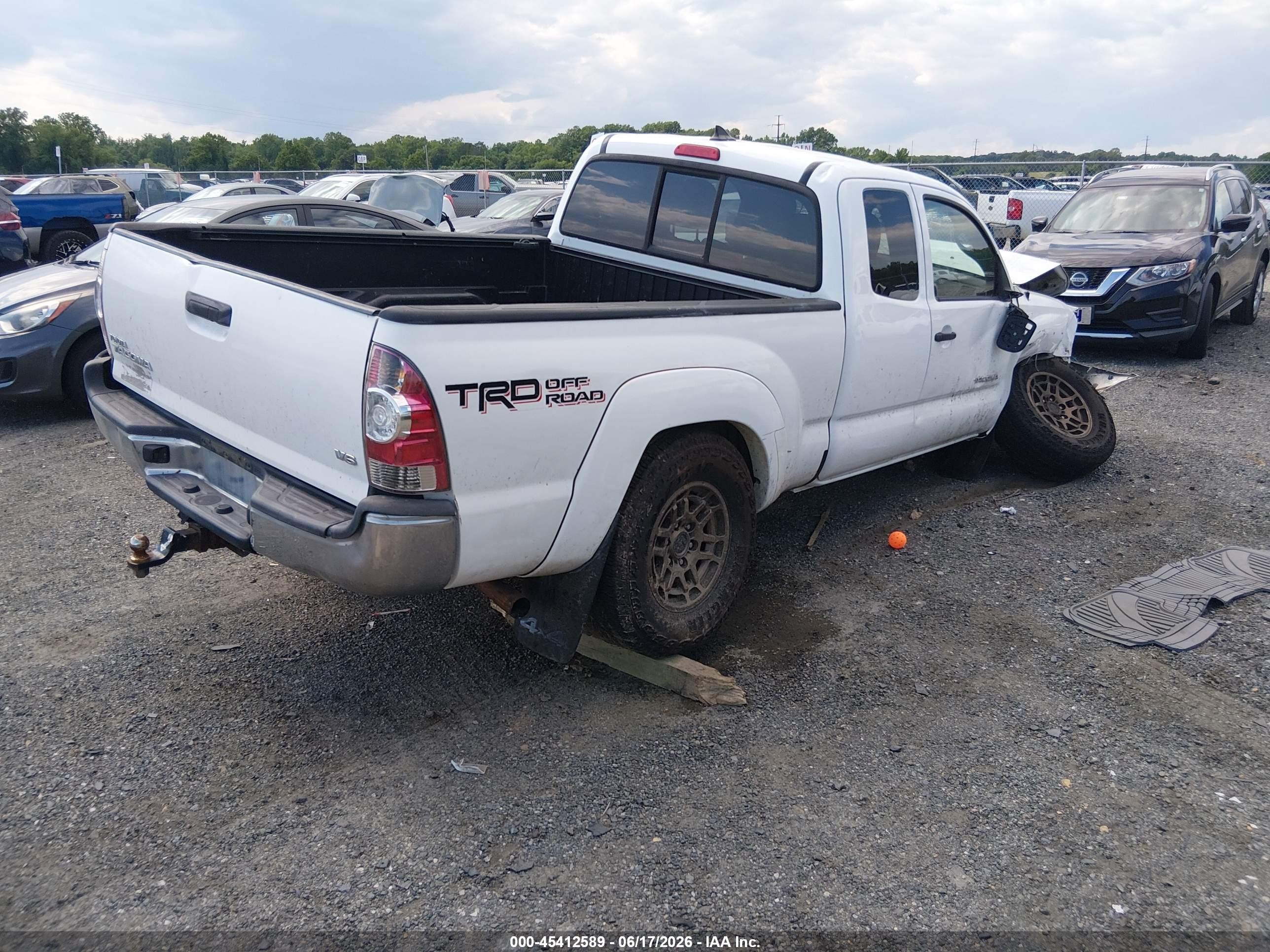 2015 Toyota Tacoma Base V6 White vin: 5TFUU4EN5FX126677