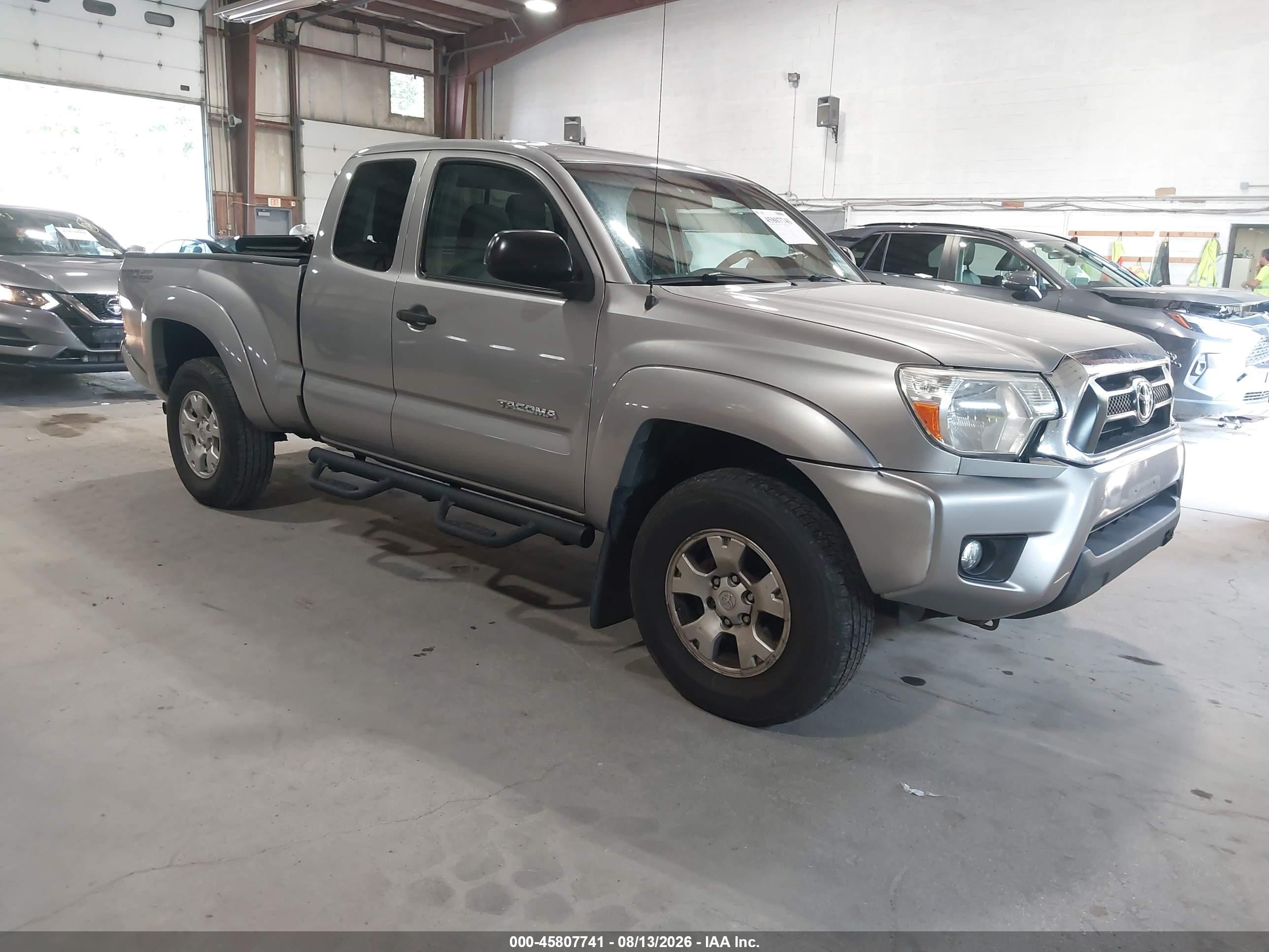 2015 Toyota Tacoma Base V6 Silver vin: 5TFUU4EN5FX135847