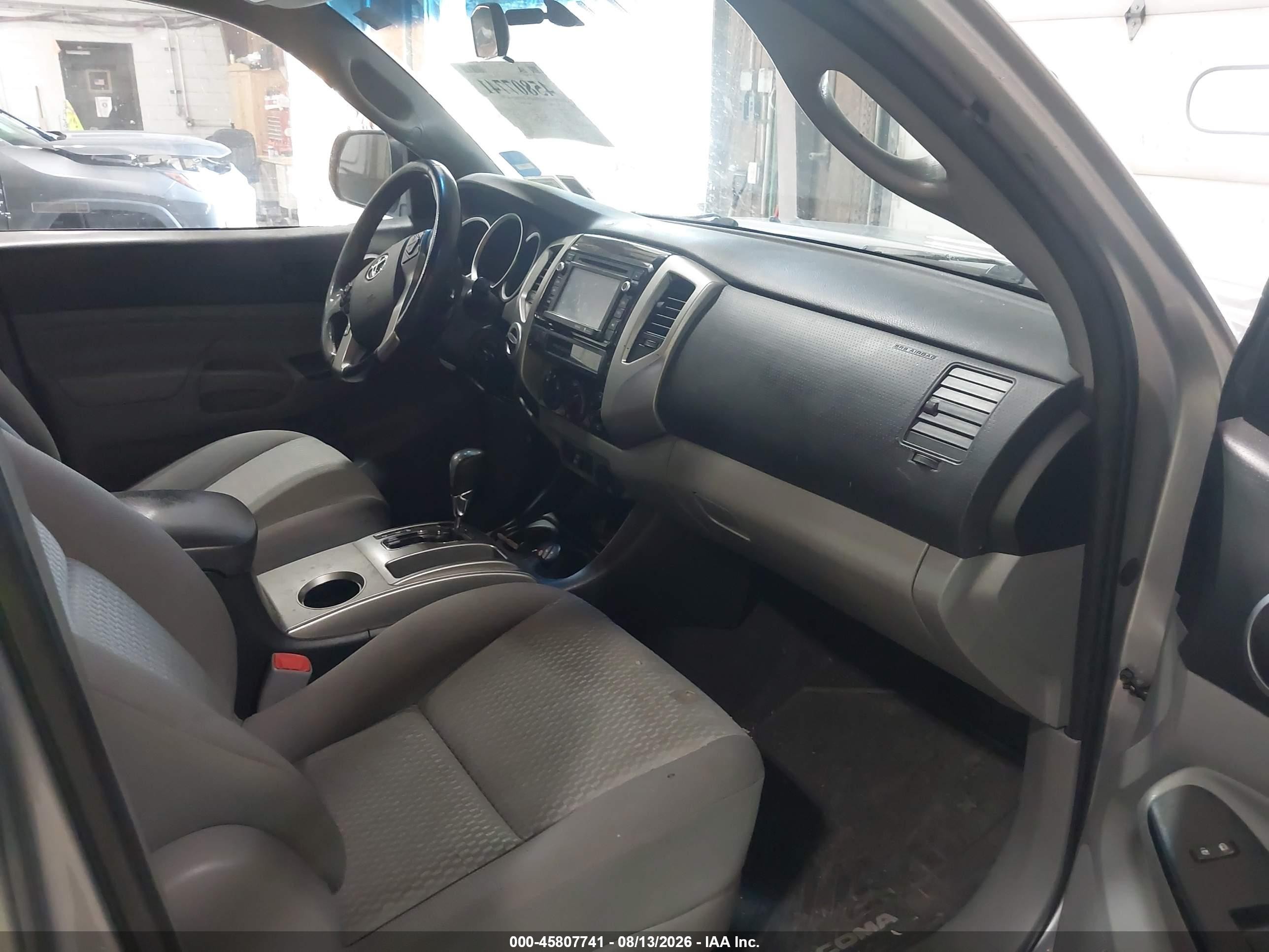 2015 Toyota Tacoma Base V6 Silver vin: 5TFUU4EN5FX135847