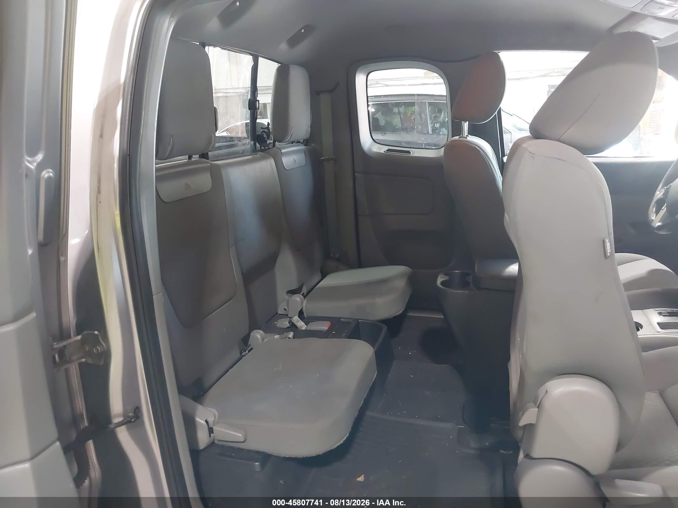 2015 Toyota Tacoma Base V6 Silver vin: 5TFUU4EN5FX135847