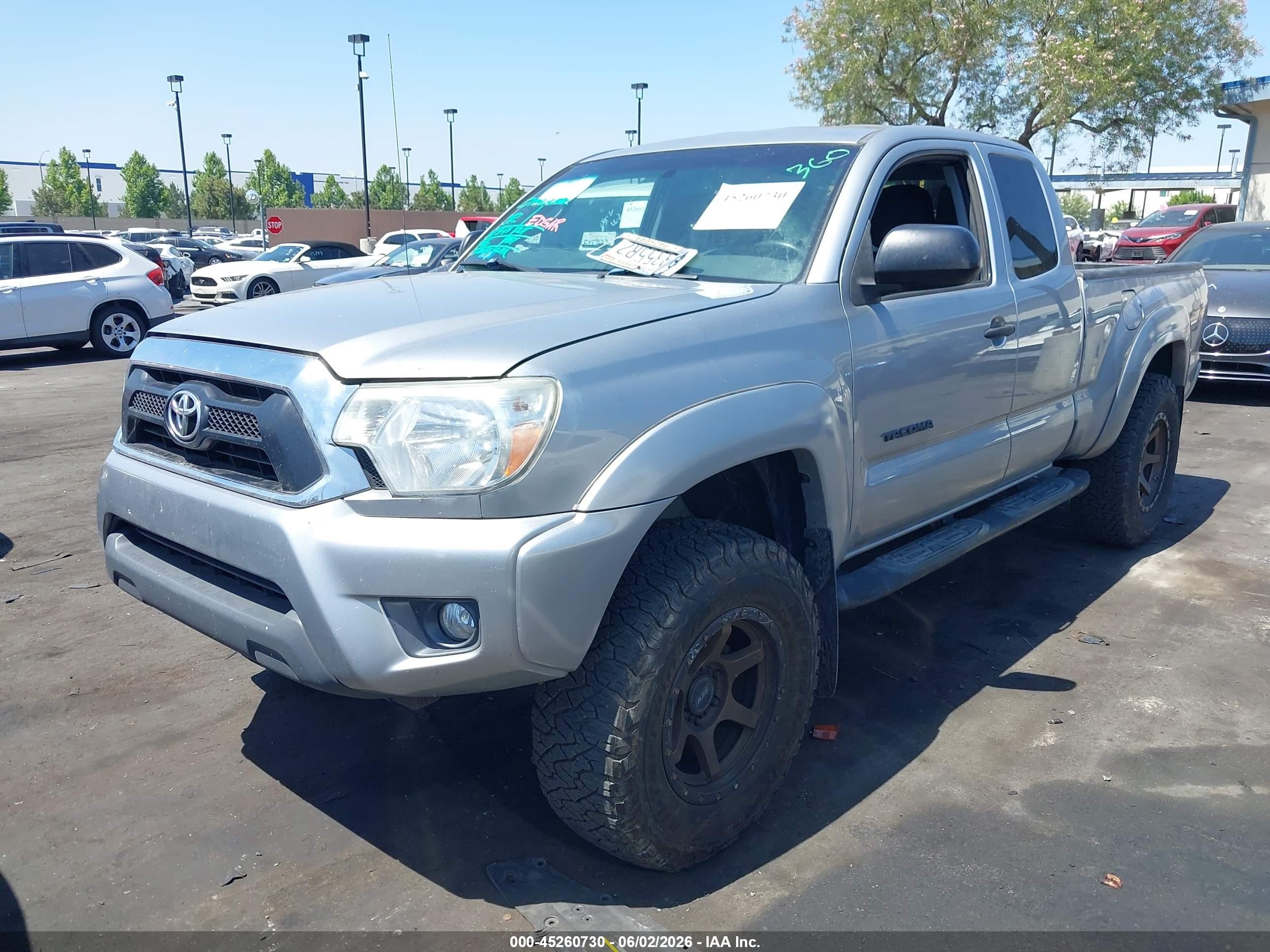2015 Toyota Tacoma Base V6 Silver vin: 5TFUU4EN5FX136657