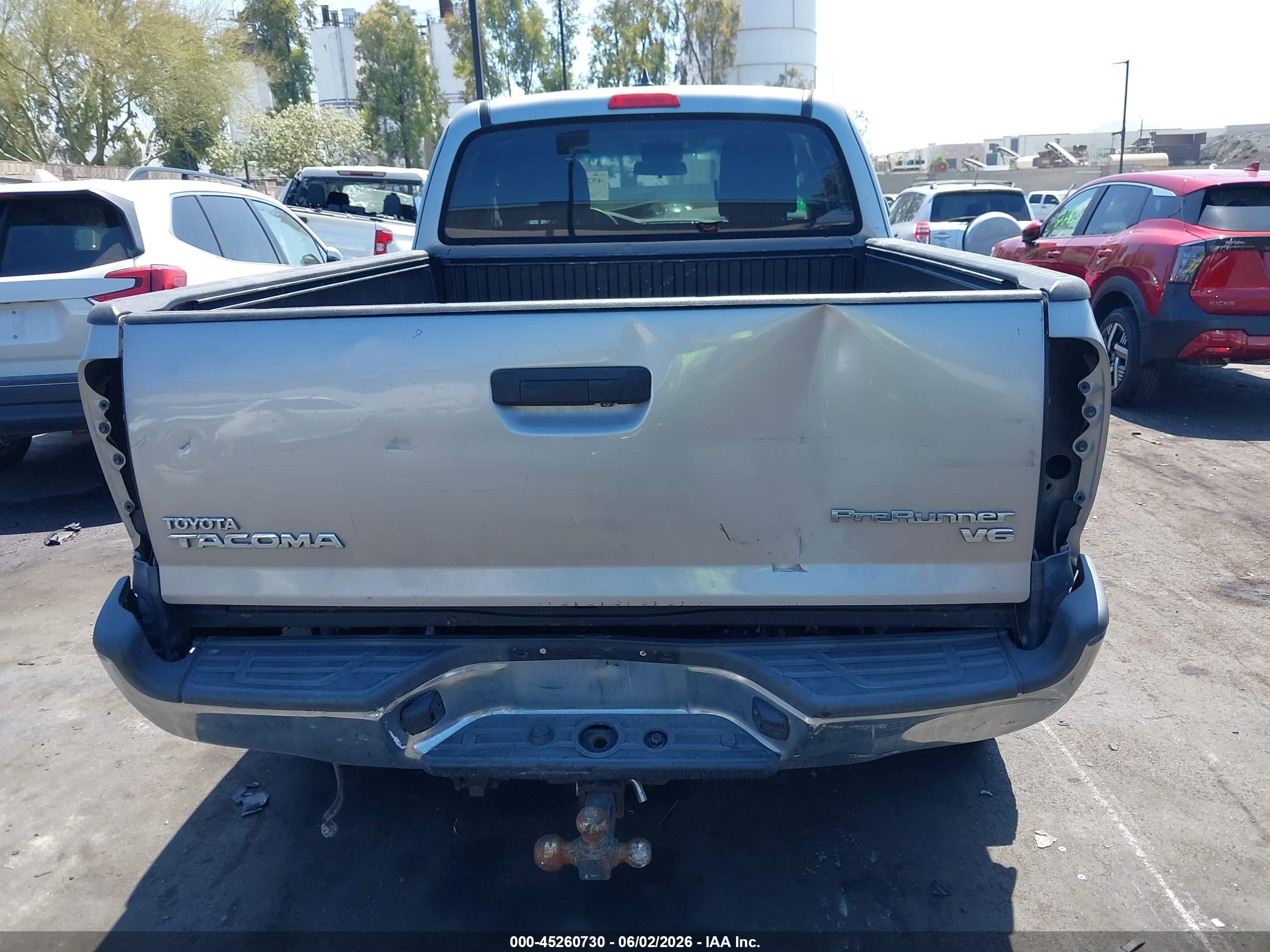2015 Toyota Tacoma Base V6 Silver vin: 5TFUU4EN5FX136657