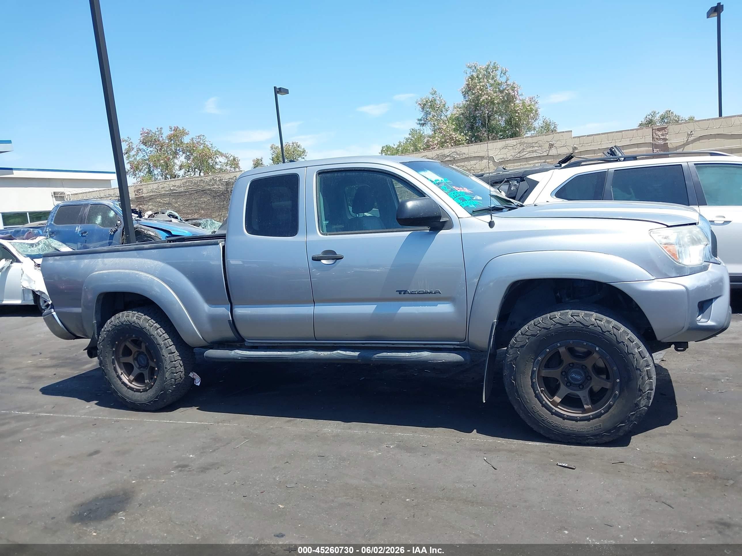 2015 Toyota Tacoma Base V6 Silver vin: 5TFUU4EN5FX136657