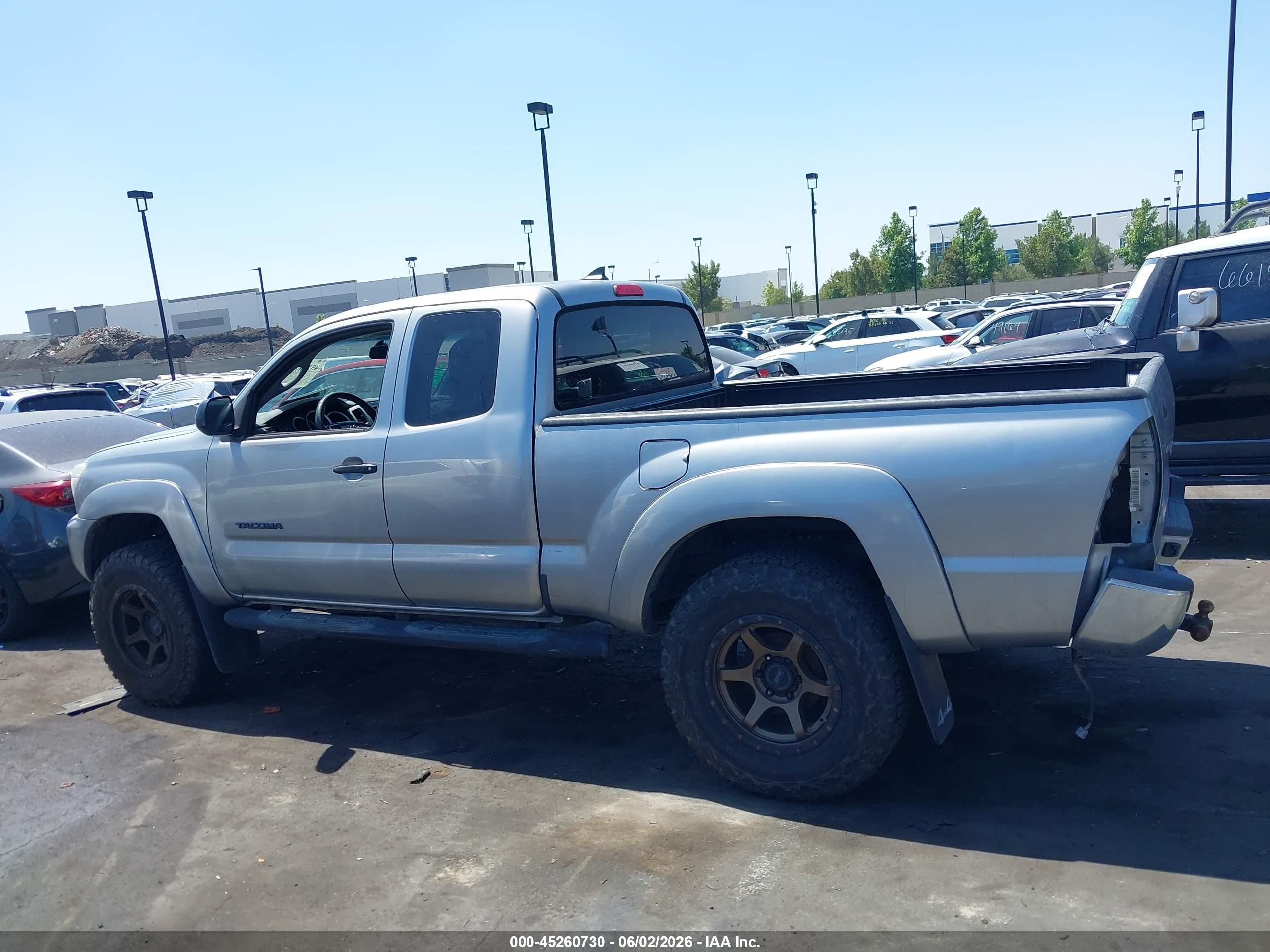 2015 Toyota Tacoma Base V6 Silver vin: 5TFUU4EN5FX136657