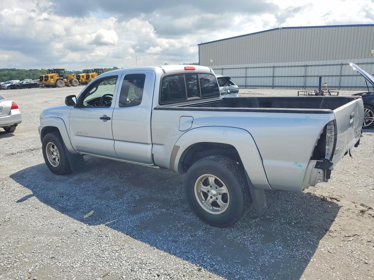 2011 Toyota Tacoma V6 Silver vin: 5TFUU4EN6BX010057