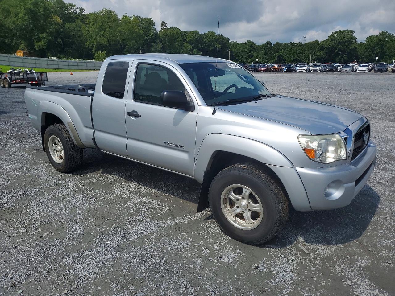 2011 Toyota Tacoma V6 Silver vin: 5TFUU4EN6BX010057