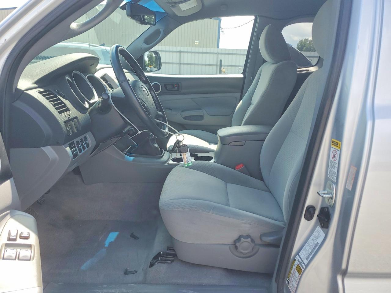 2011 Toyota Tacoma V6 Silver vin: 5TFUU4EN6BX010057