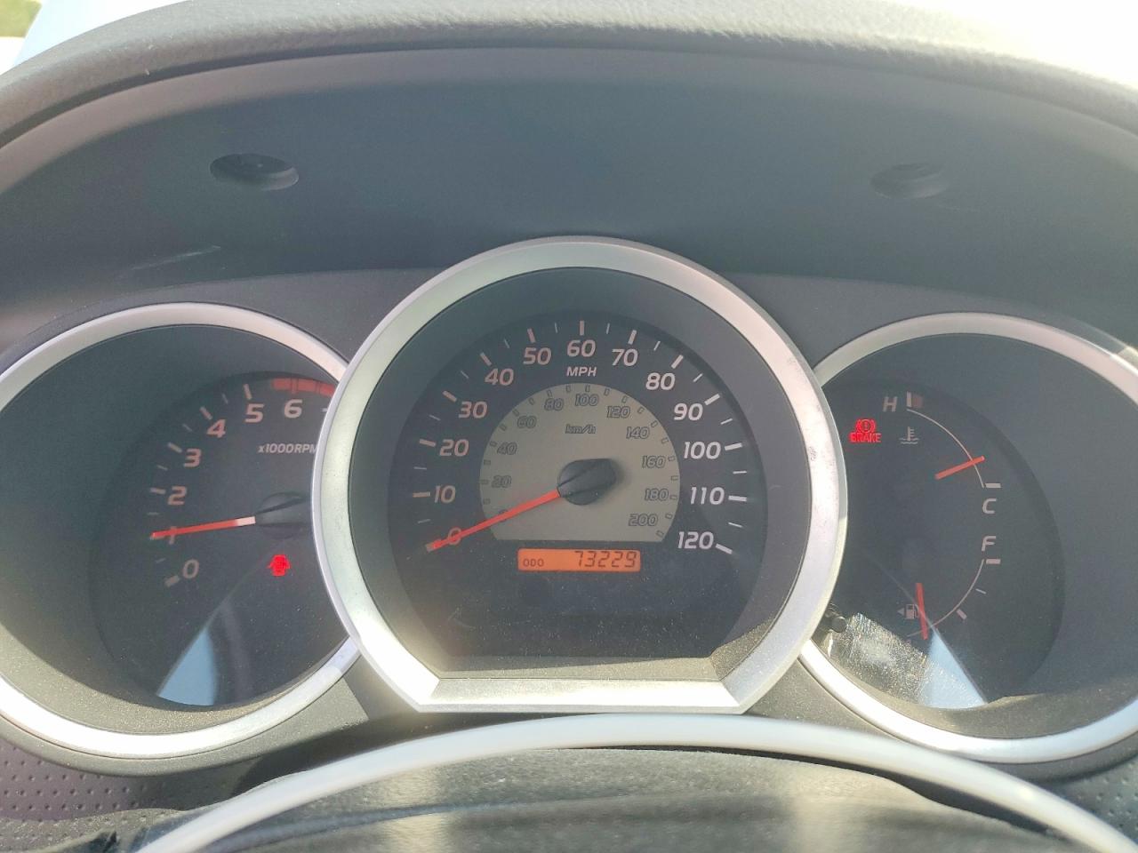 2011 Toyota Tacoma V6 Silver vin: 5TFUU4EN6BX010057