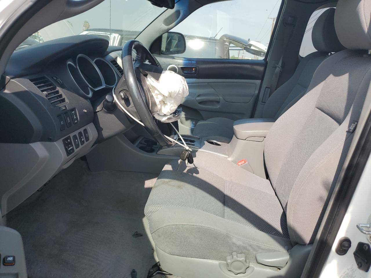 2011 Toyota Tacoma Access Cab White vin: 5TFUU4EN6BX010477