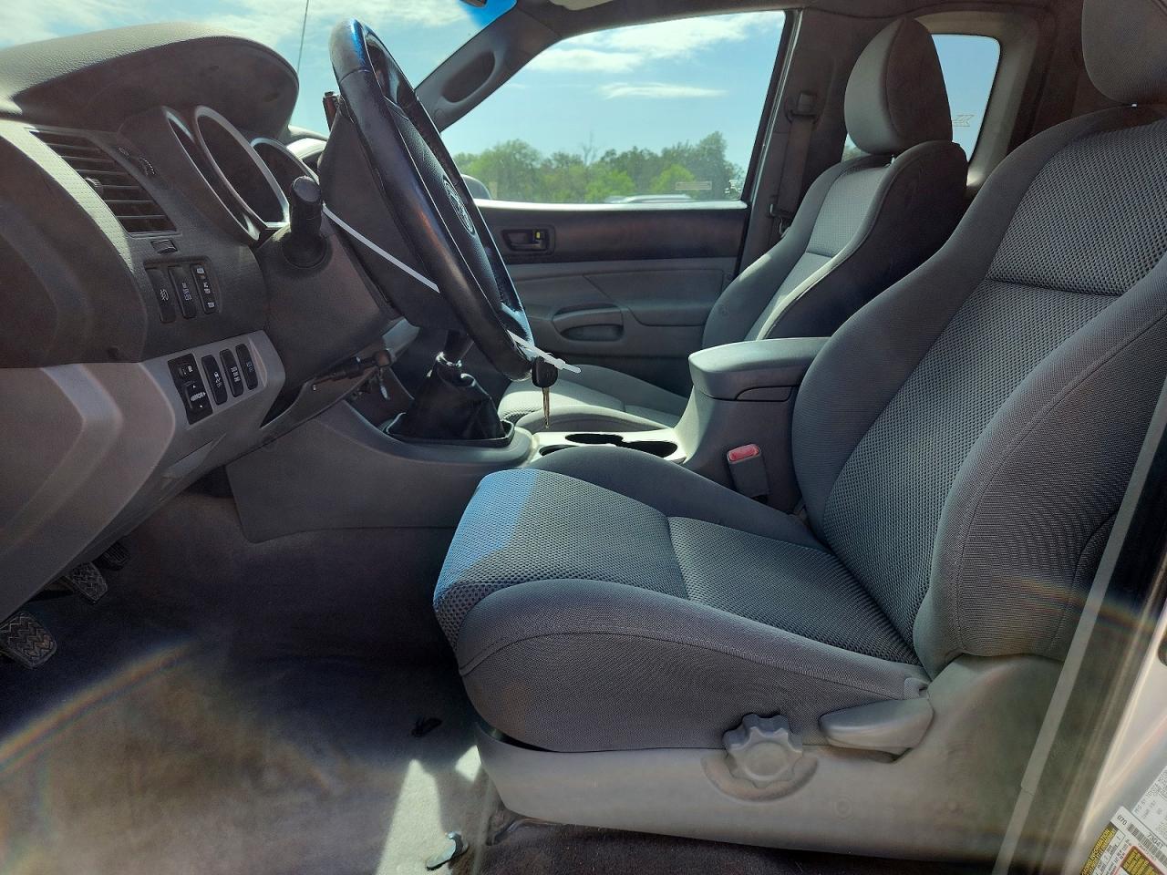 2011 Toyota Tacoma Access Cab Silver vin: 5TFUU4EN7BX001240