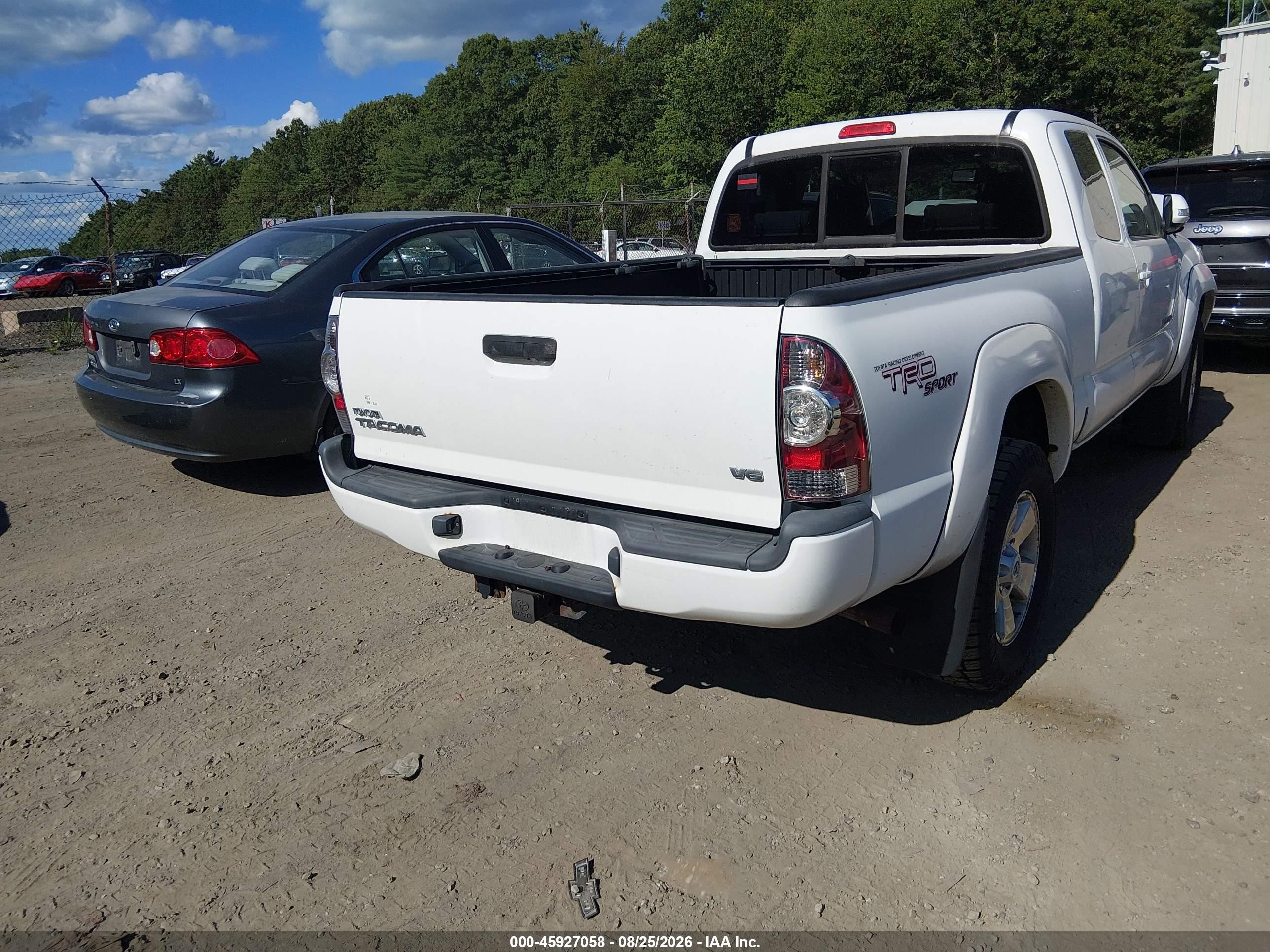 2013 Toyota Tacoma Base V6 White vin: 5TFUU4EN7DX082288