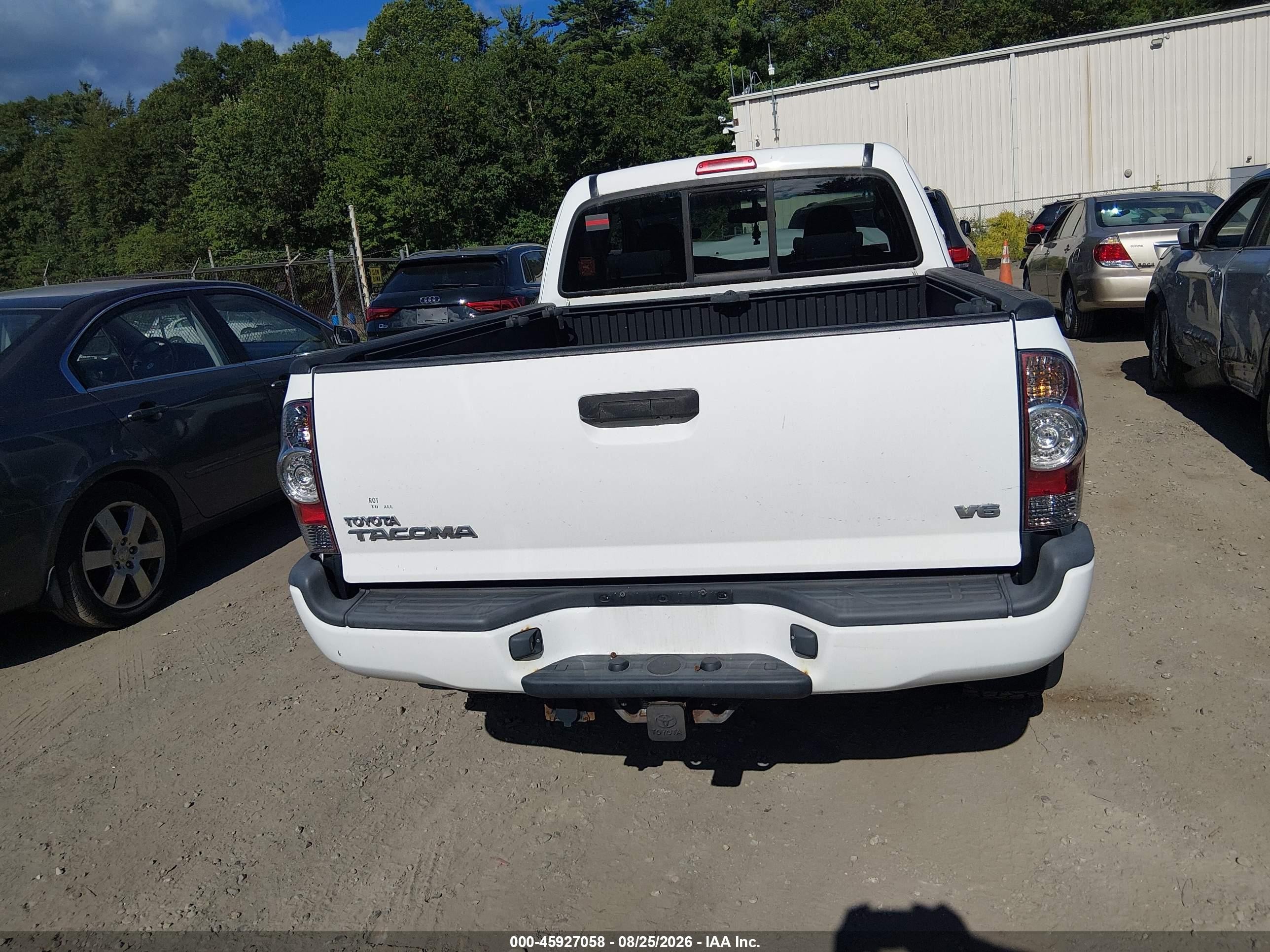 2013 Toyota Tacoma Base V6 White vin: 5TFUU4EN7DX082288