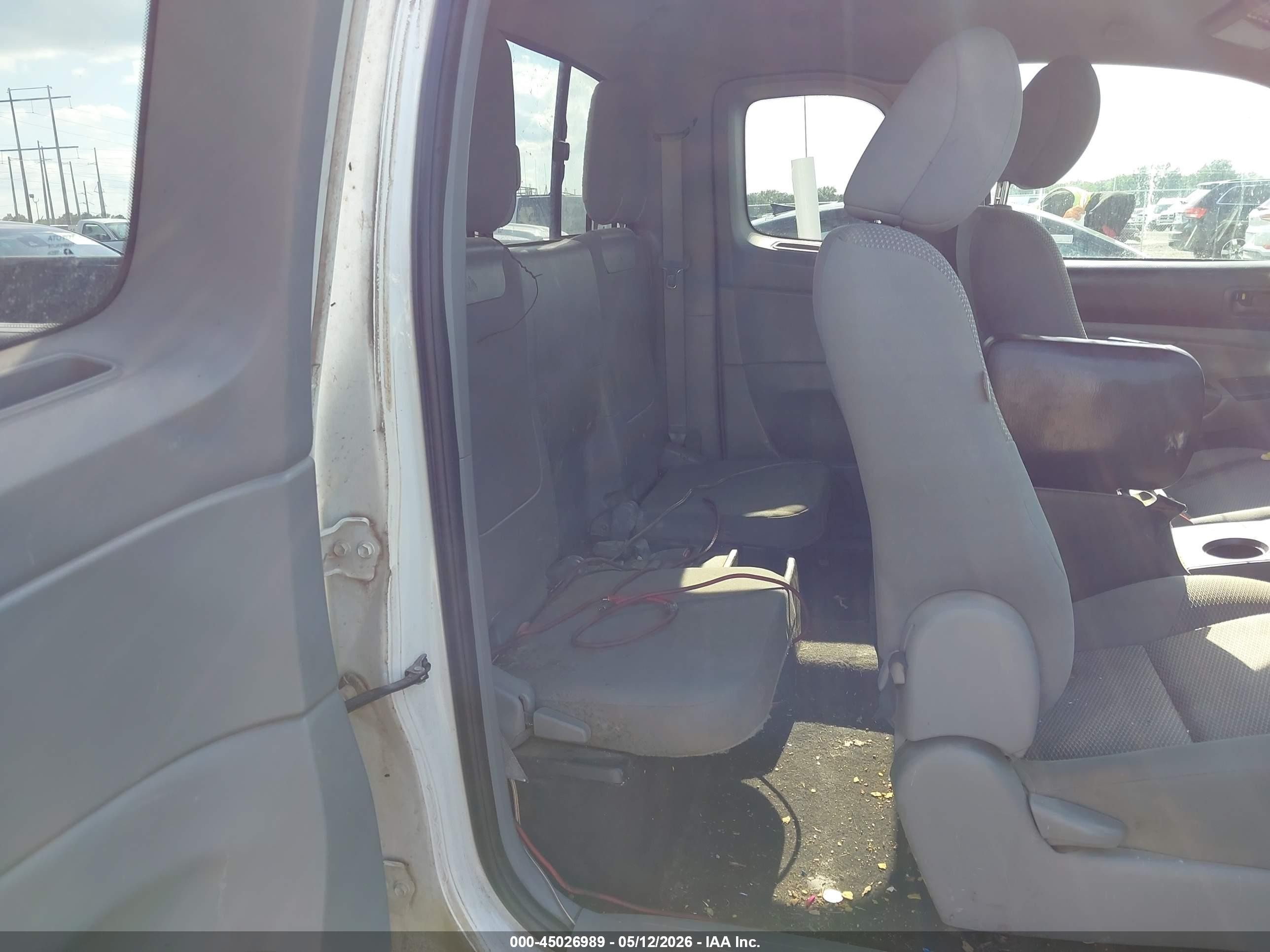 2014 Toyota Tacoma Base V6 White vin: 5TFUU4EN7EX090425