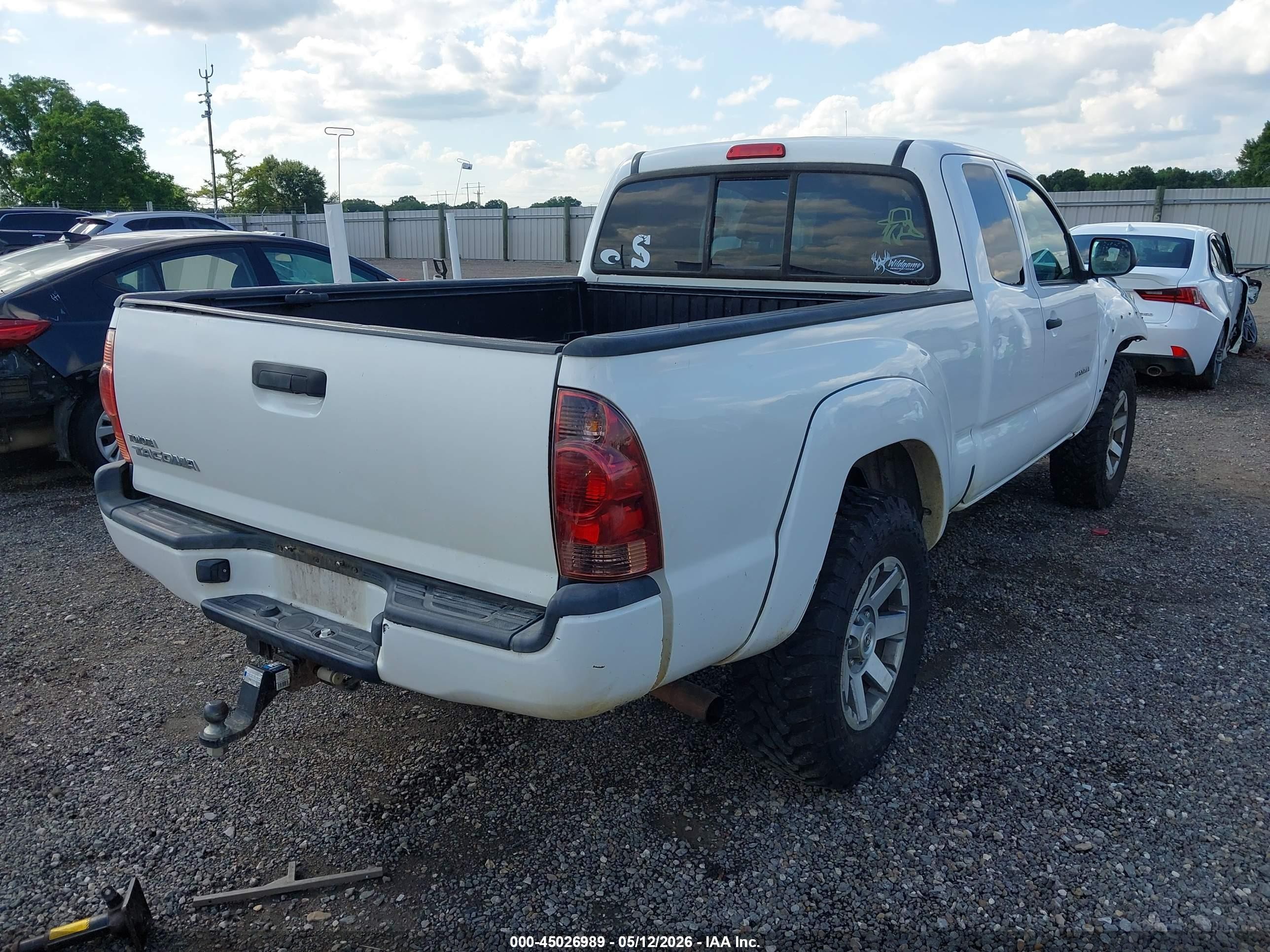 2014 Toyota Tacoma Base V6 White vin: 5TFUU4EN7EX090425