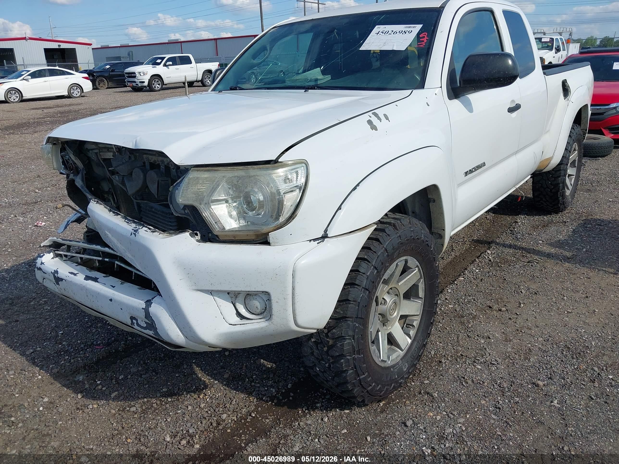 2014 Toyota Tacoma Base V6 White vin: 5TFUU4EN7EX090425