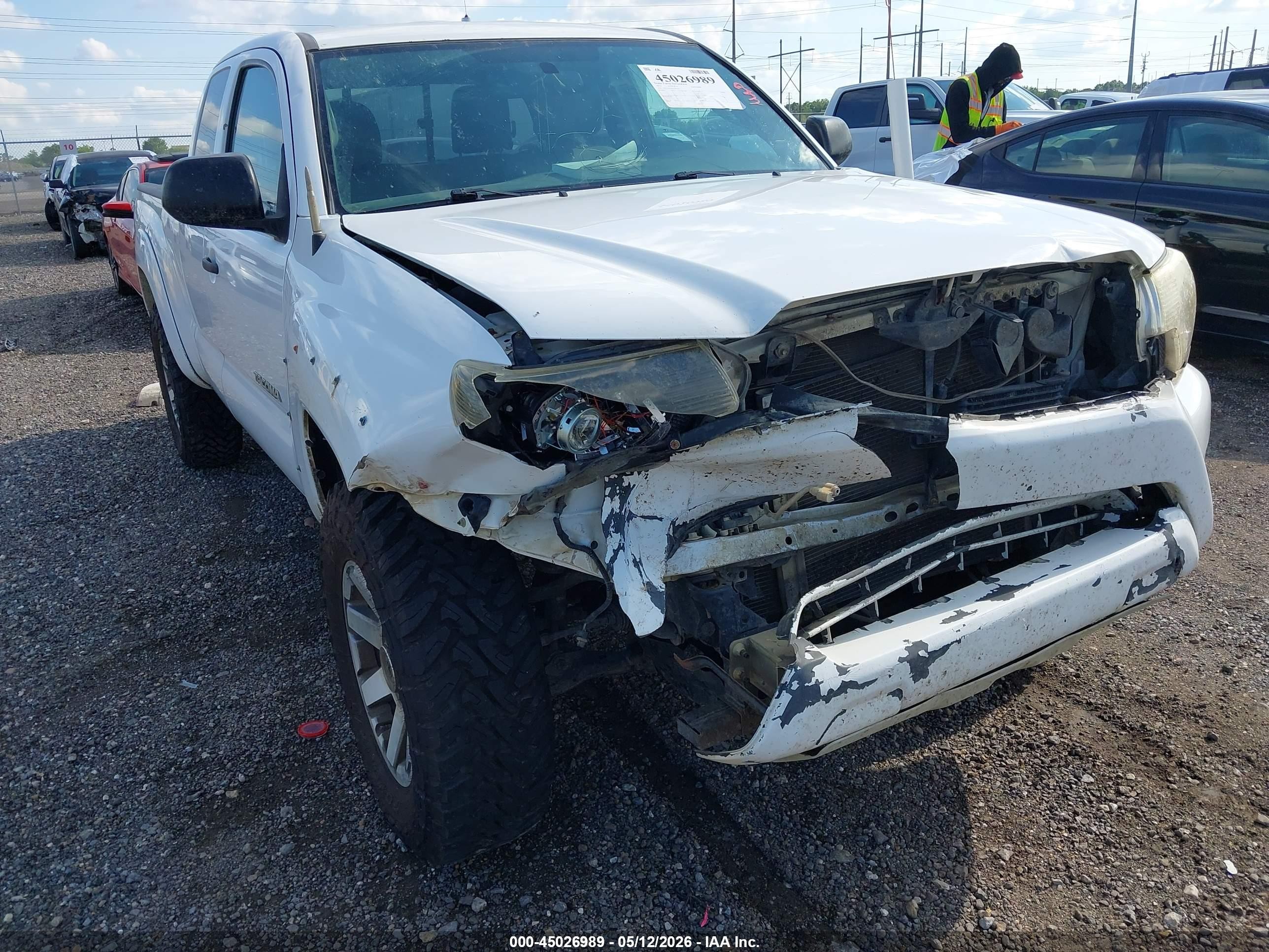 2014 Toyota Tacoma Base V6 White vin: 5TFUU4EN7EX090425