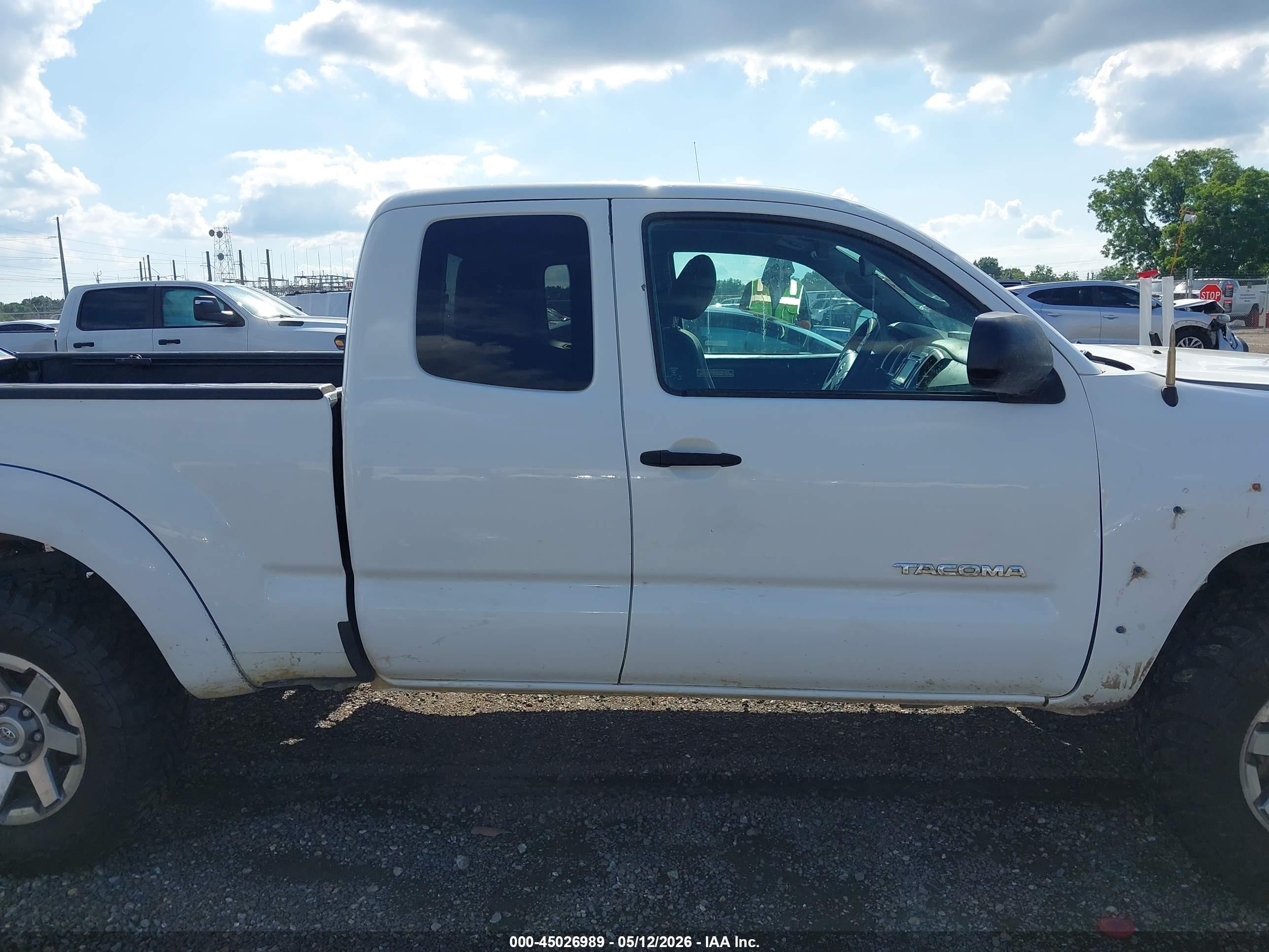2014 Toyota Tacoma Base V6 White vin: 5TFUU4EN7EX090425