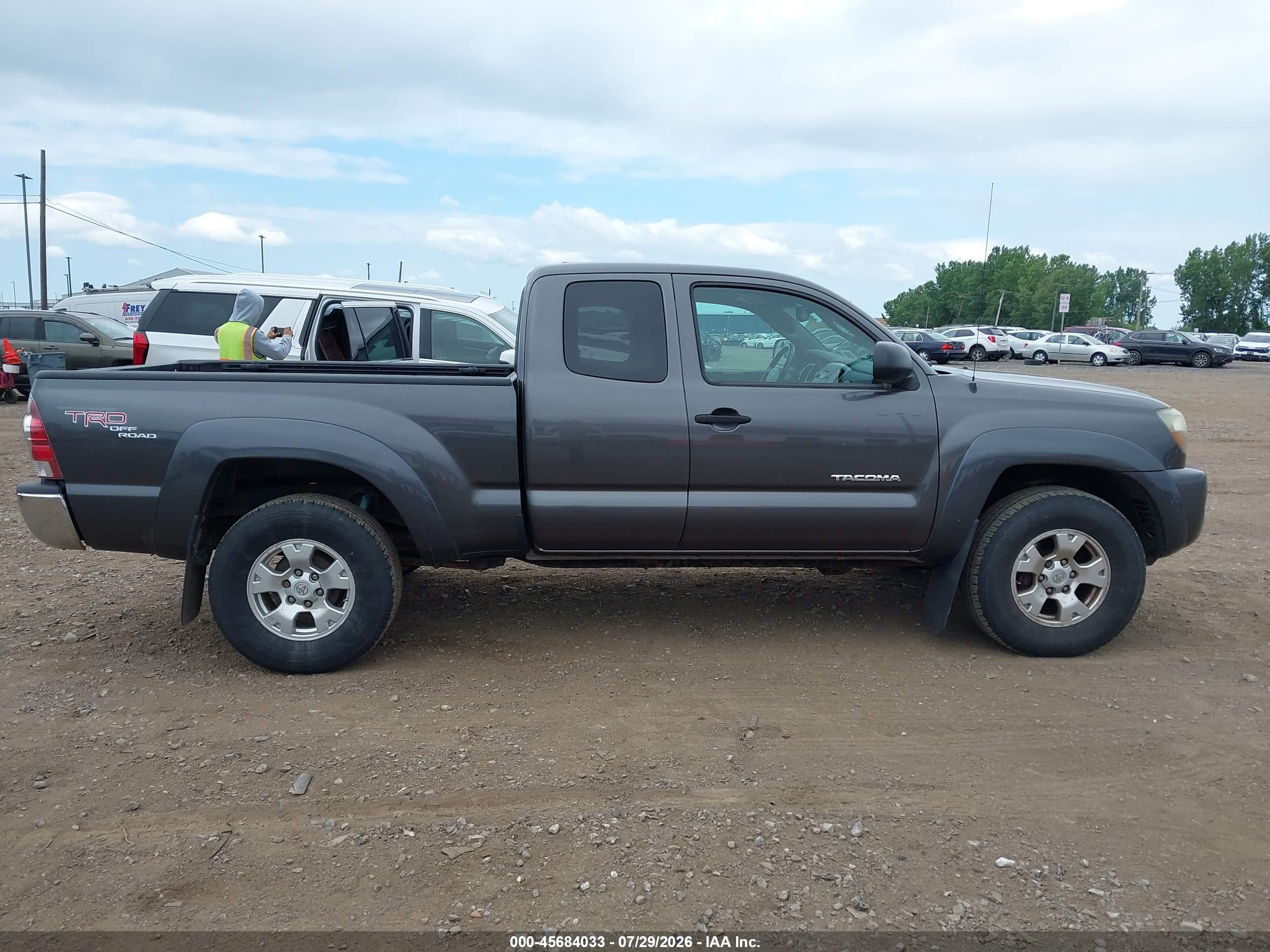 2011 Toyota Tacoma Base V6 Серый vin: 5TFUU4EN8BX006415