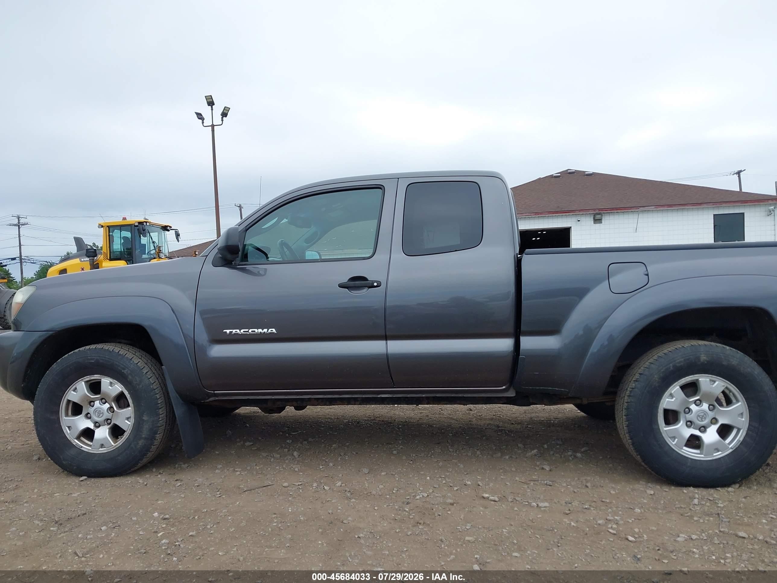 2011 Toyota Tacoma Base V6 Серый vin: 5TFUU4EN8BX006415