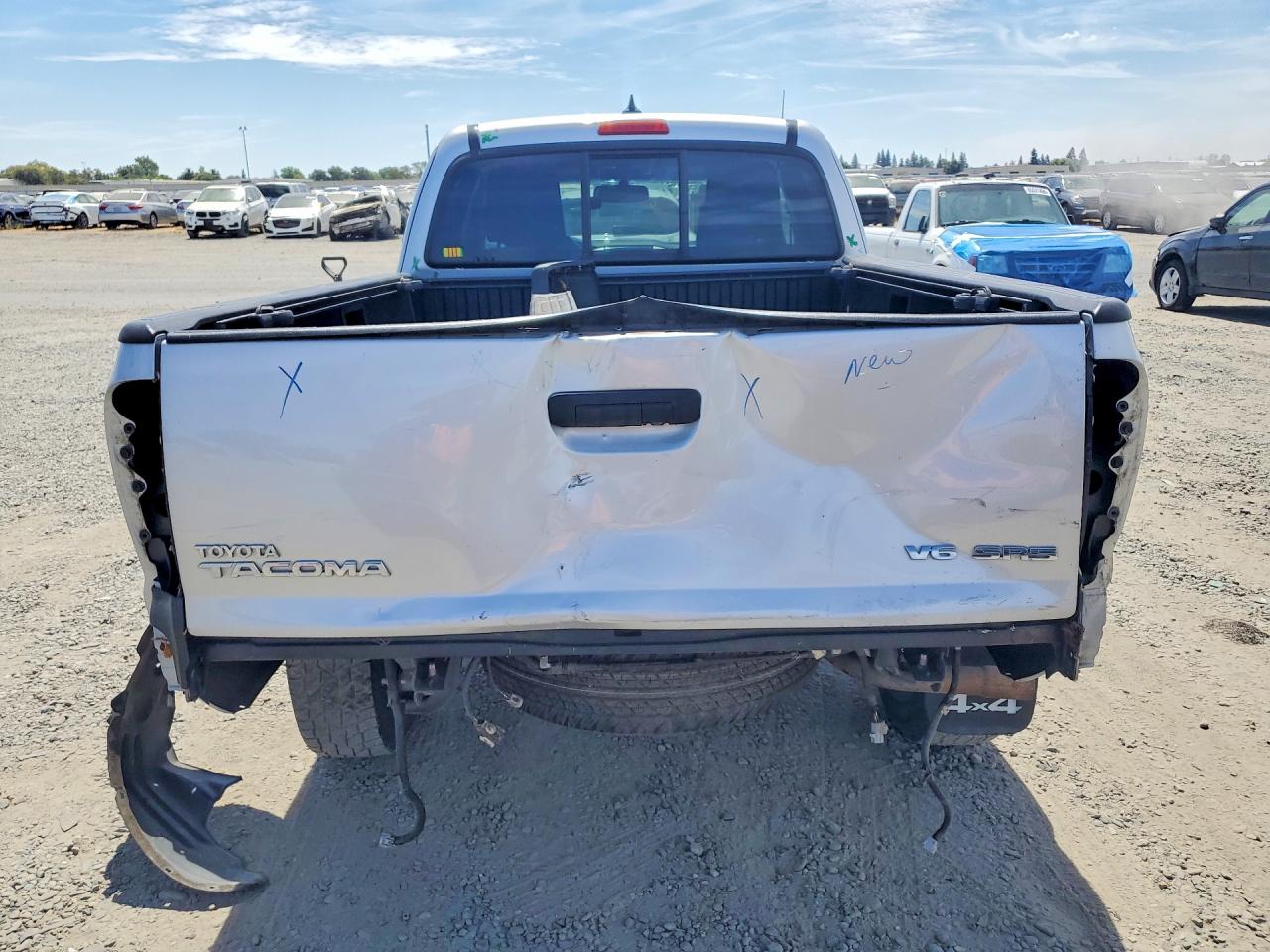 2012 Toyota Tacoma V6 Silver vin: 5TFUU4EN8CX037892