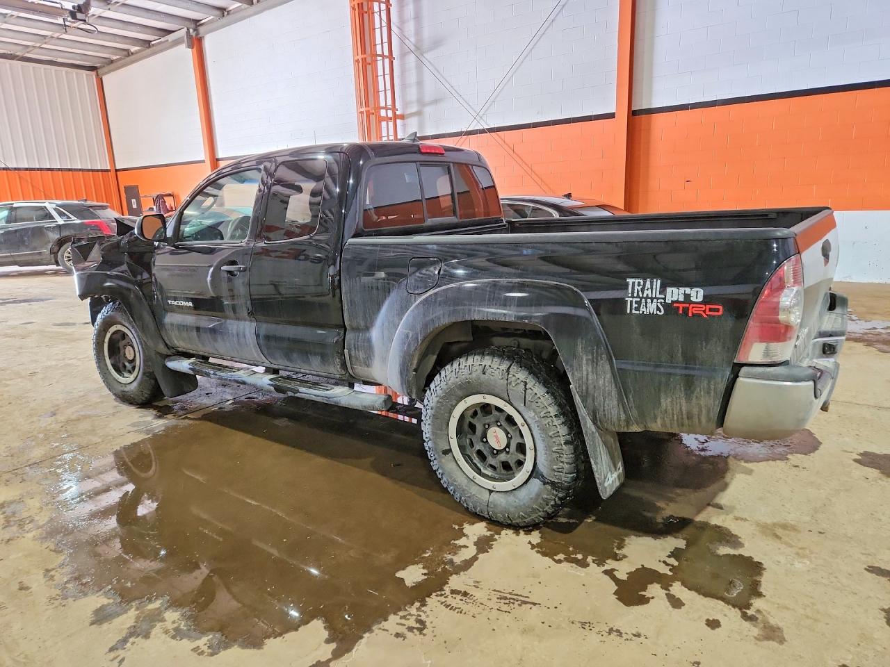 2015 Toyota Tacoma V6 Черный vin: 5TFUU4EN8FX117102