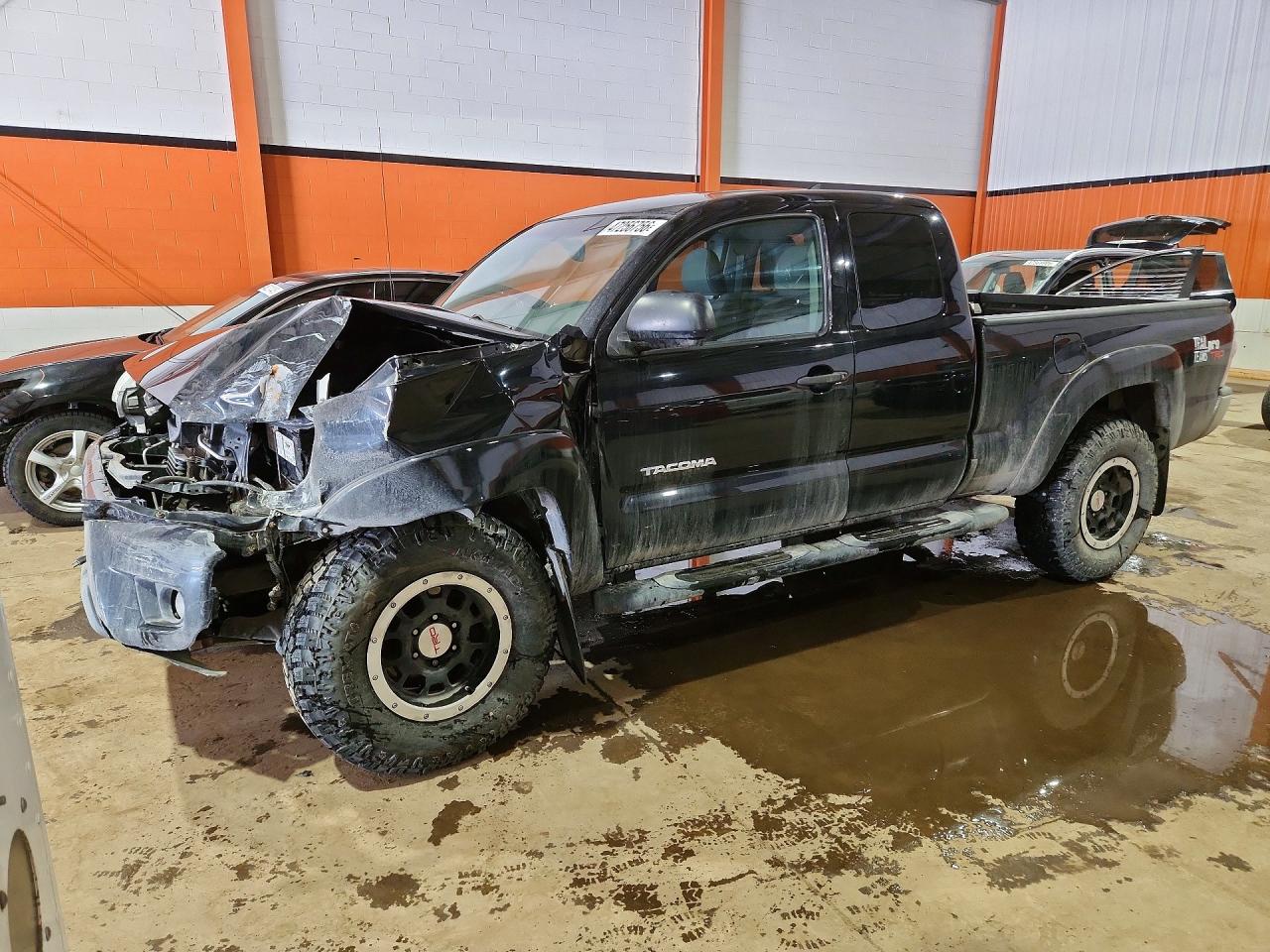 2015 Toyota Tacoma V6 Черный vin: 5TFUU4EN8FX117102