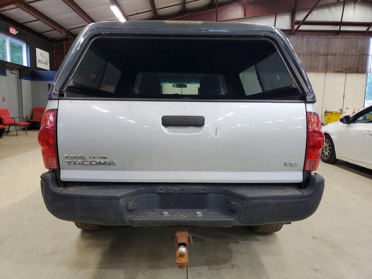 2013 Toyota Tacoma V6 Silver vin: 5TFUU4EN9DX054086