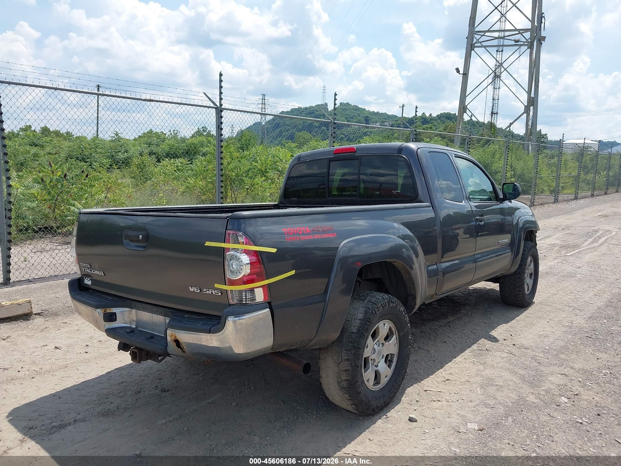 2013 Toyota Tacoma Base V6 Gray vin: 5TFUU4ENXDX077036