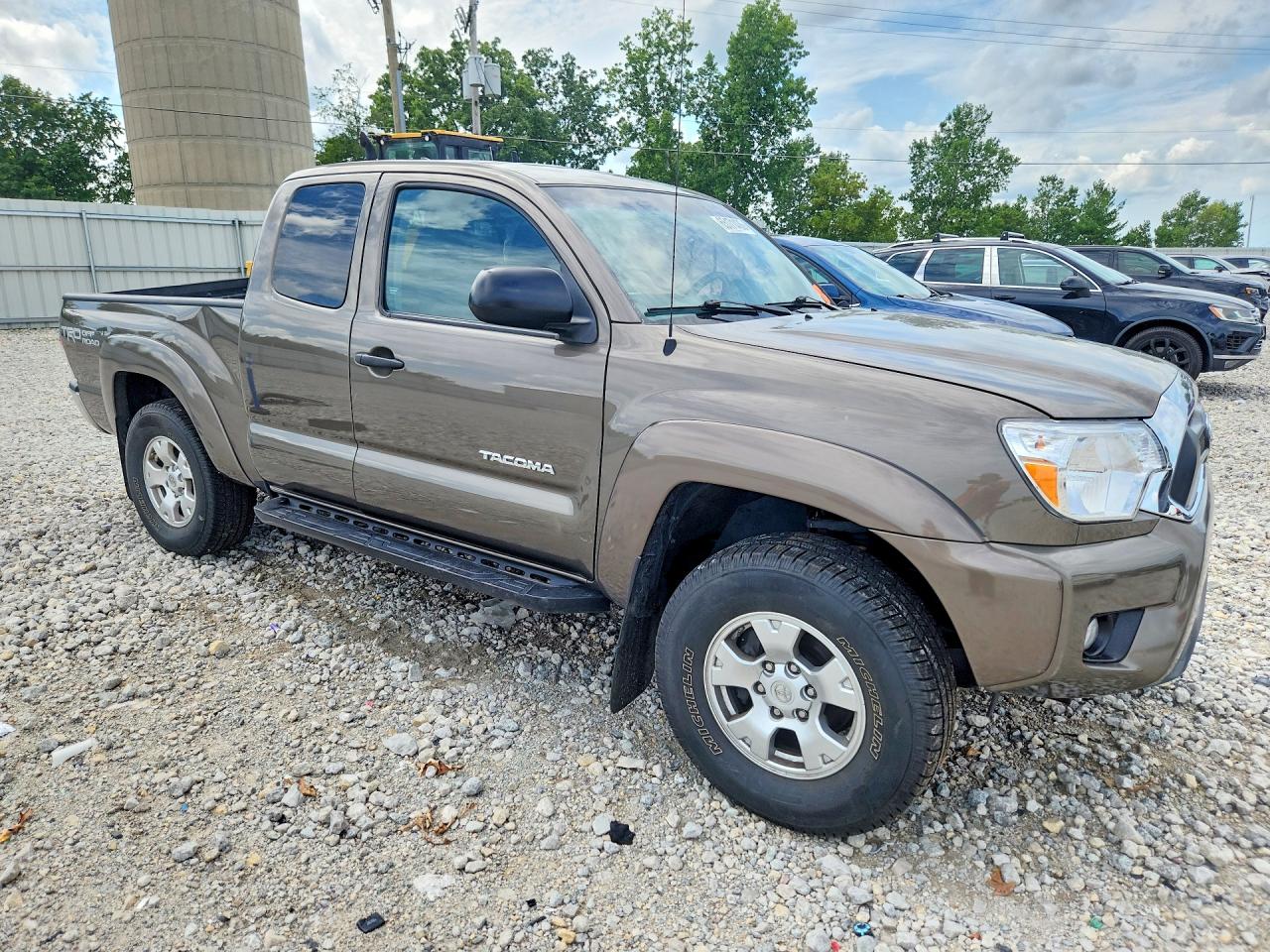 2014 Toyota Tacoma V6 Brown vin: 5TFUU4ENXEX103703
